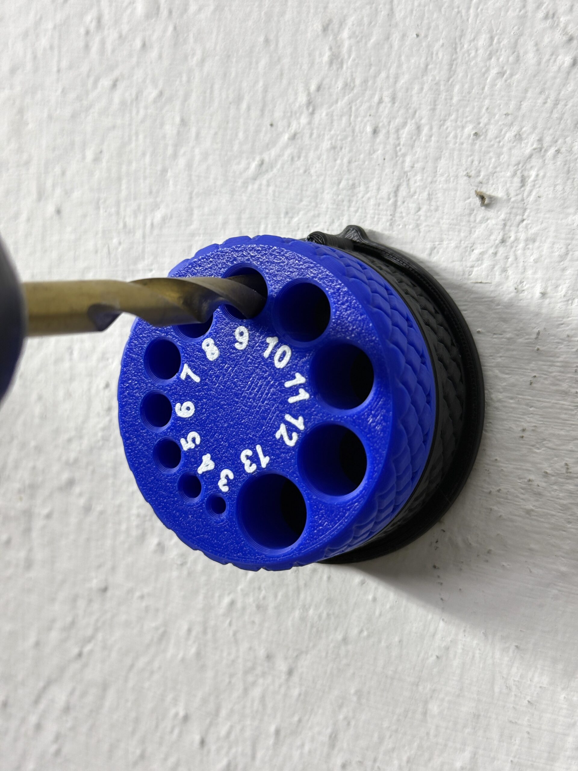 Pochłaniacz pyłu i prowadnica do wierteł, czyli 2w1 - obrazek 3