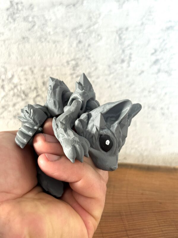 Kryształowy Wilk 3D – unikalna ruchoma figurka, prezent, ręczne malowanie - obrazek 5