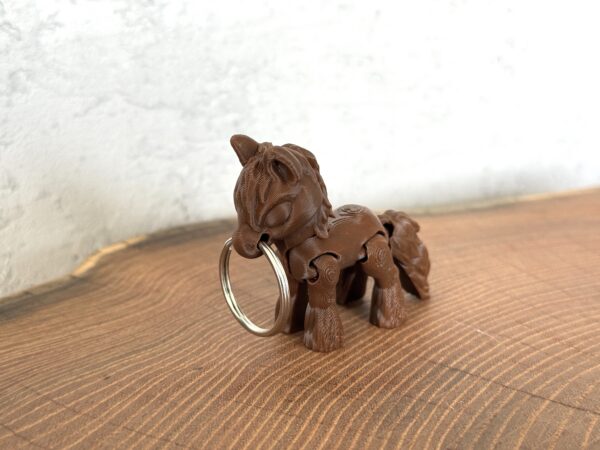 Ruchomy Konik, dekoracja-mini figurka-zabawka-prezent-brelok - obrazek 3