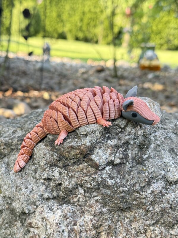 Ruchomy Pancernik 3D, wysoka jakość, realistyczne detale, antystresowy gadżet, prezent - obrazek 5