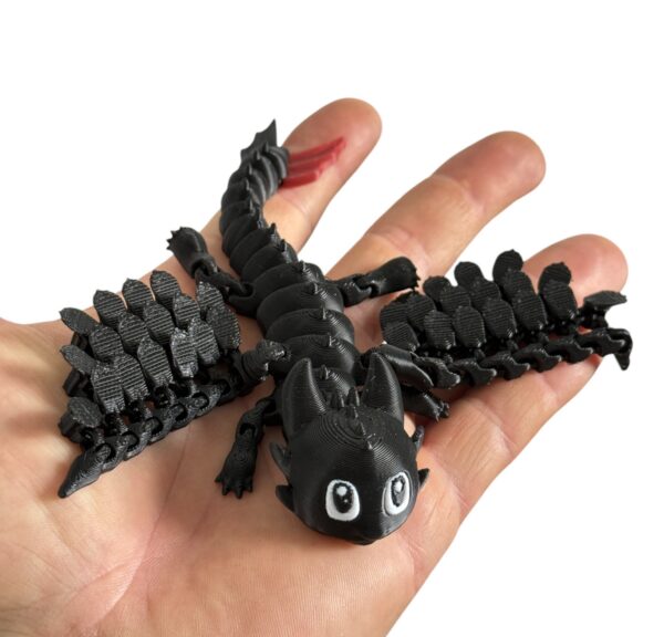 Przegubowy model 3D „Szczerbatek” – Nocna Furia z „Jak wytresować smoka” - obrazek 15