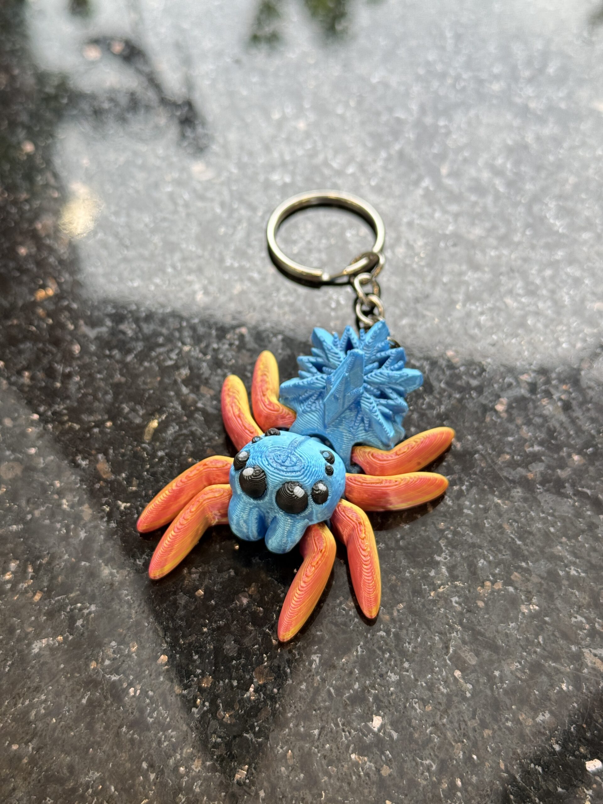 Przegubowy Pajączek Skakun z gwiazdą – ruchoma mini figurka i brelok! - obrazek 16