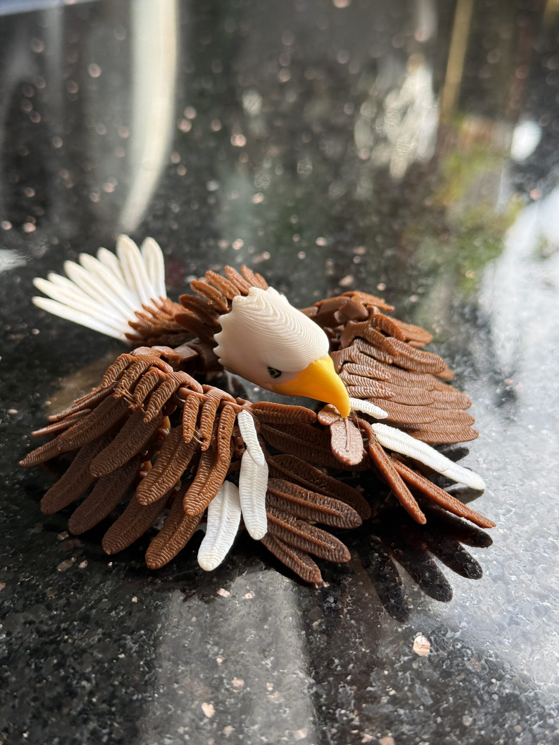 Orzeł przegubowy 3D – realistyczna ruchoma figura, zabawka antystresowa, ozdoba - obrazek 5