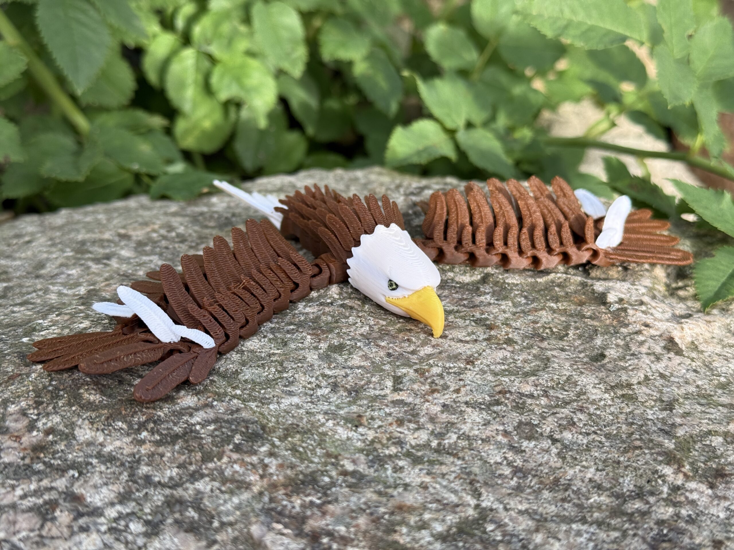 Orzeł przegubowy 3D – realistyczna ruchoma figura, zabawka antystresowa, ozdoba - obrazek 7