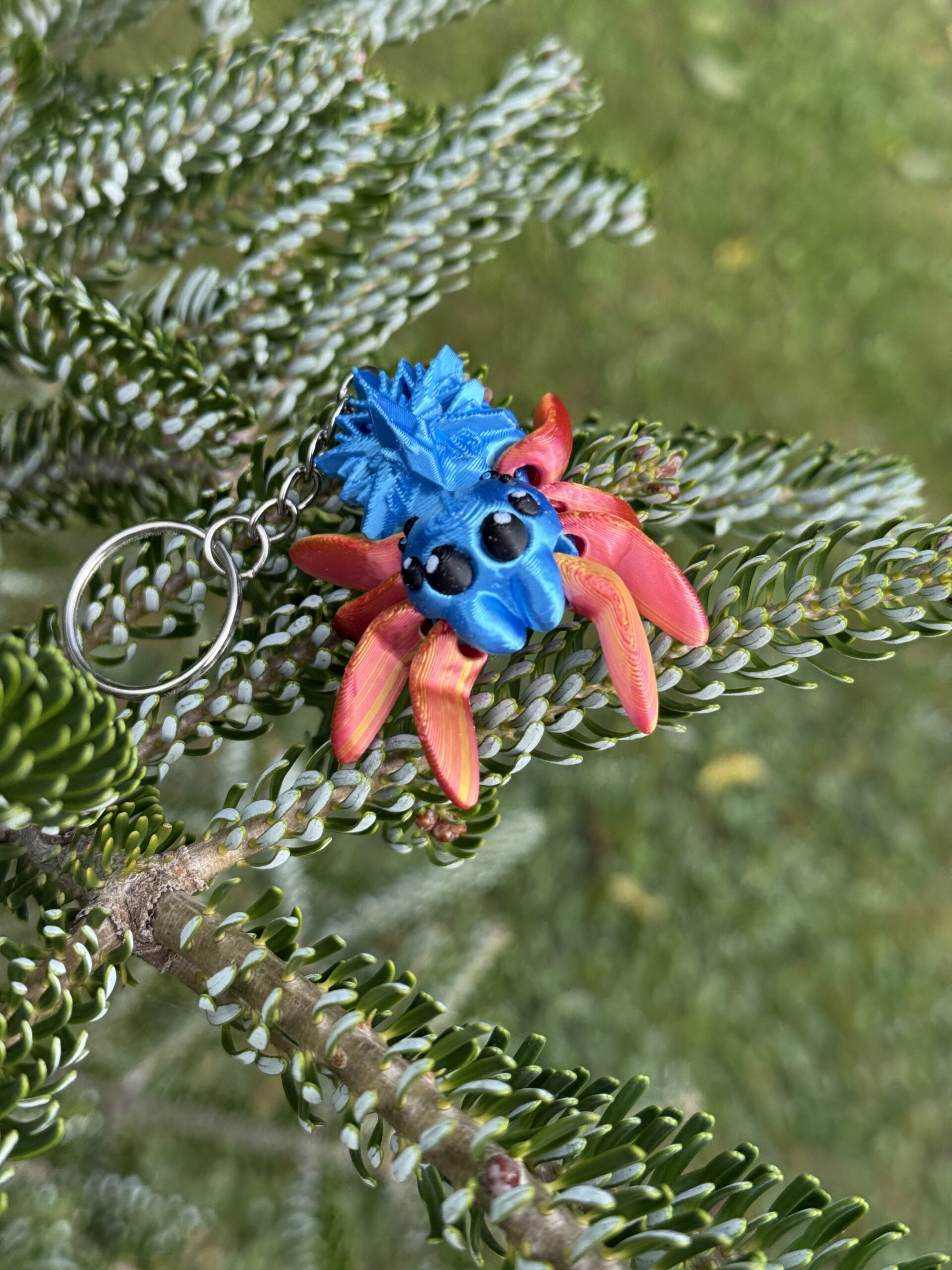 Przegubowy Pajączek Skakun z gwiazdą – ruchoma mini figurka i brelok! - obrazek 13