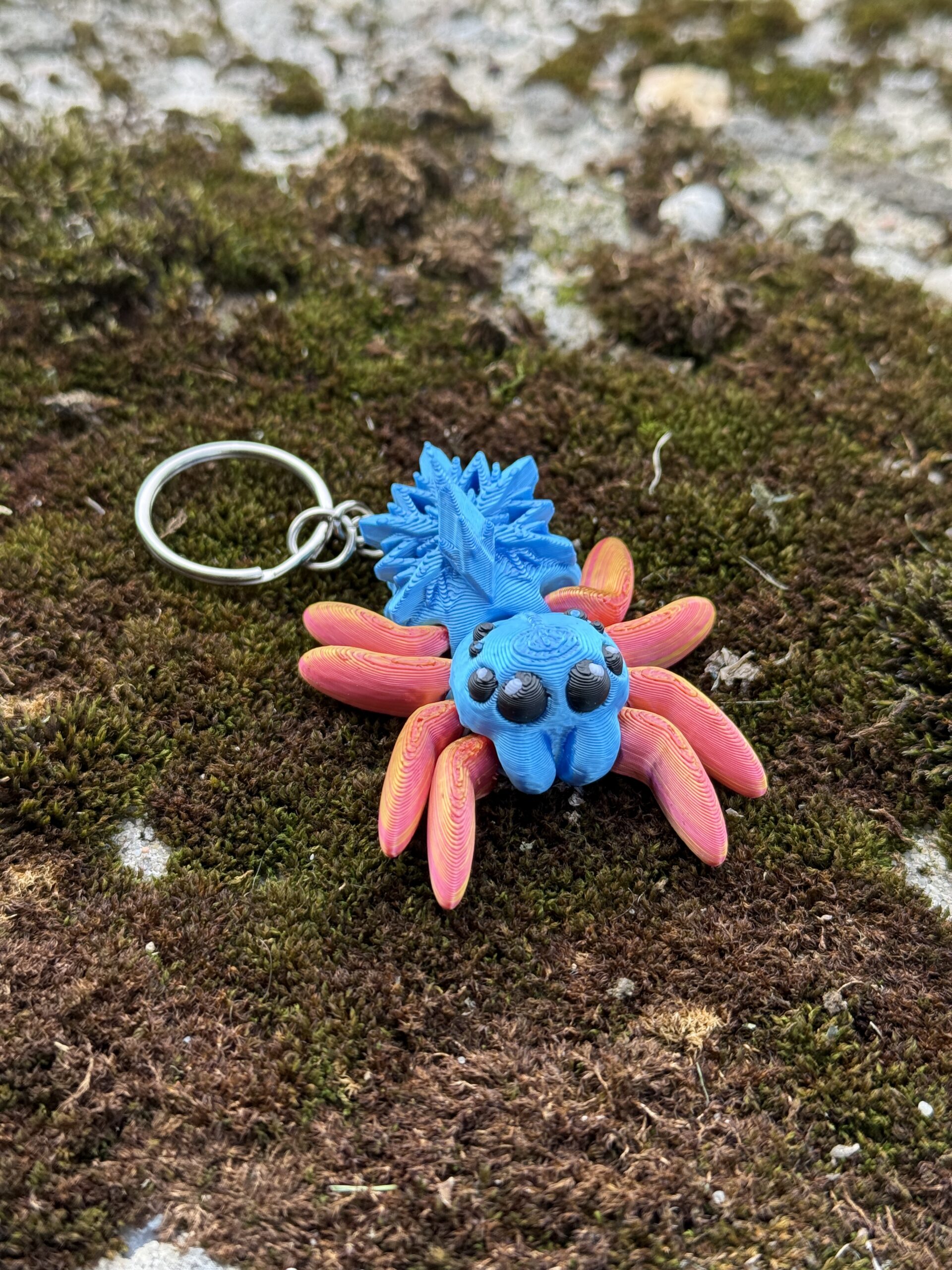 Przegubowy Pajączek Skakun z gwiazdą – ruchoma mini figurka i brelok! - obrazek 7