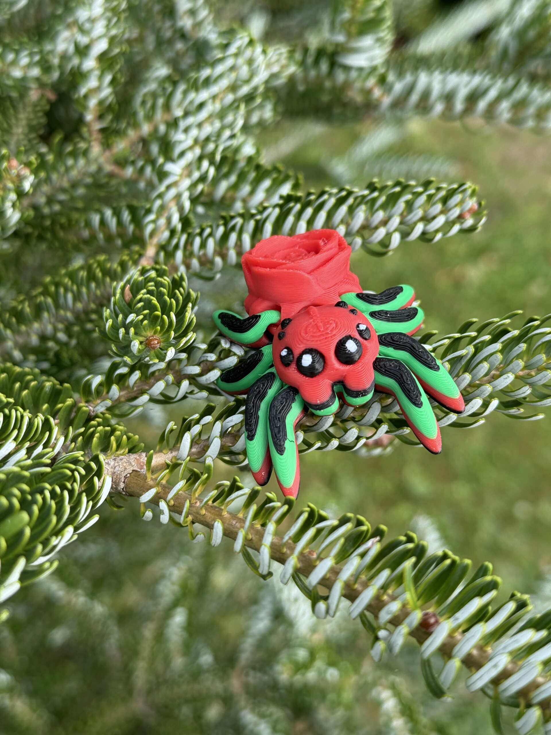 Skakun przegubowy Pajączek z różą – elegancka figurka i stylowy brelok - obrazek 5