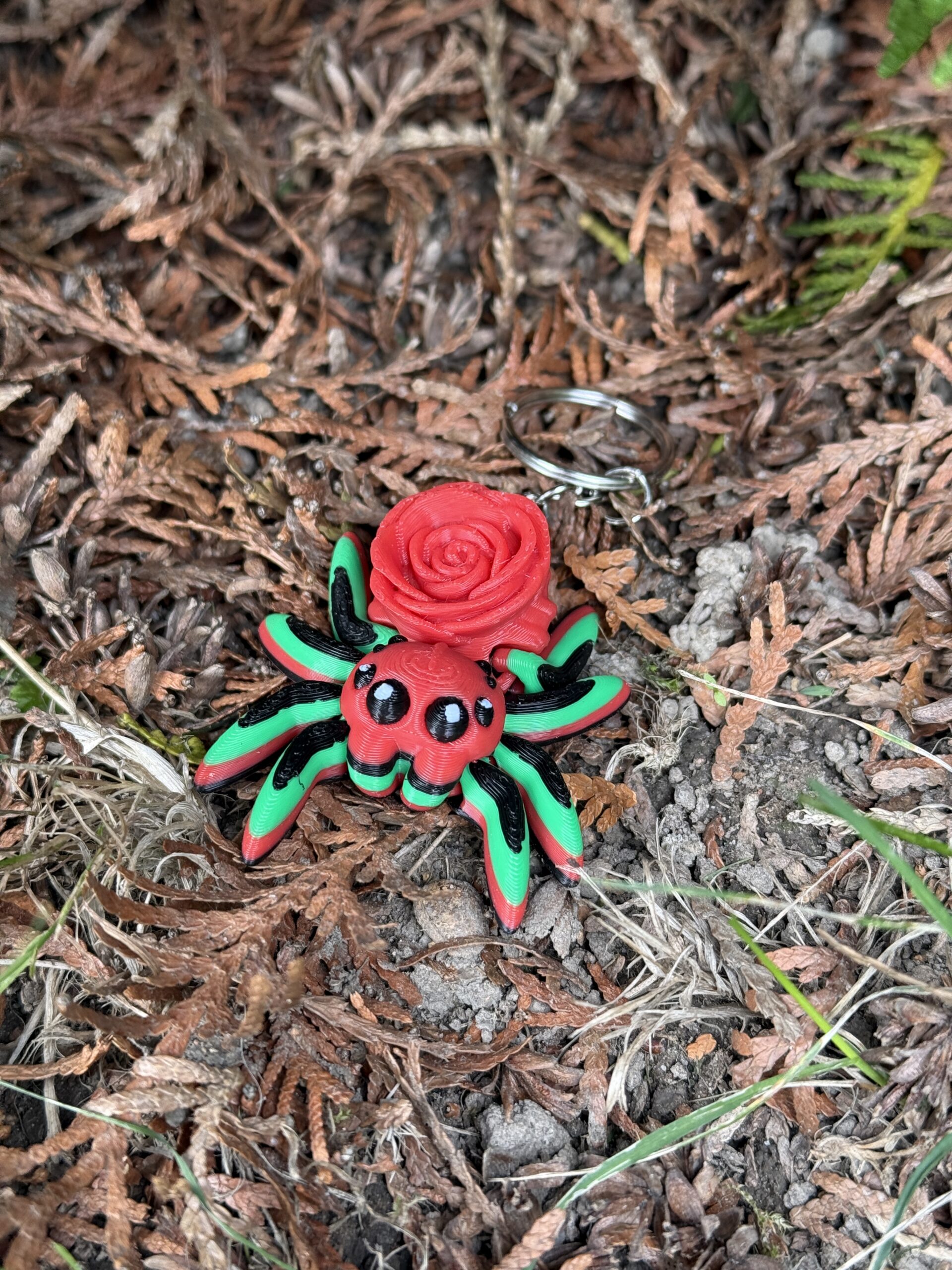 Skakun przegubowy Pajączek z różą – elegancka figurka i stylowy brelok - obrazek 7