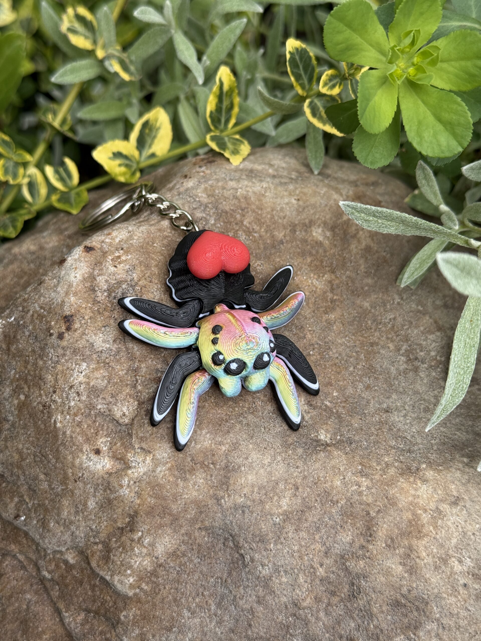 Pajączek Skakun z sercem – Przegubowa ruchoma mini figurka i brelok! - obrazek 3