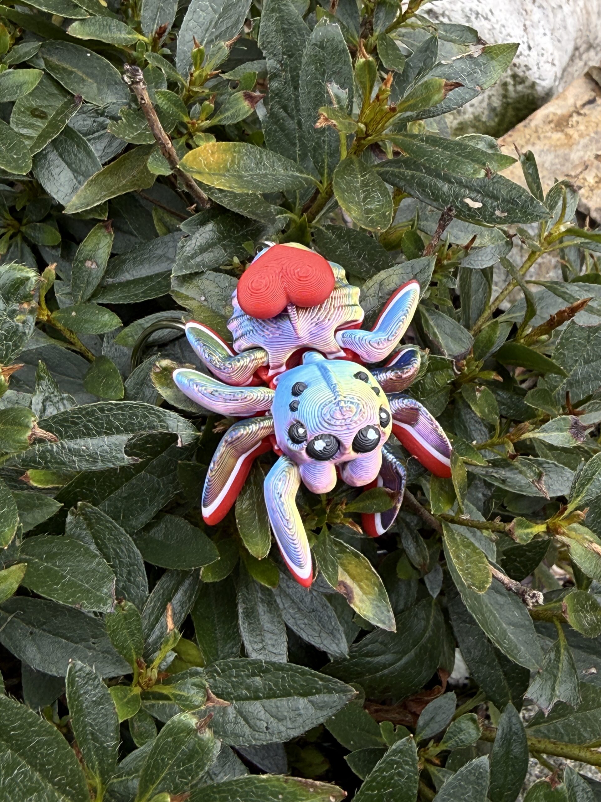 Pajączek Skakun z sercem – Przegubowa ruchoma mini figurka i brelok! - obrazek 4