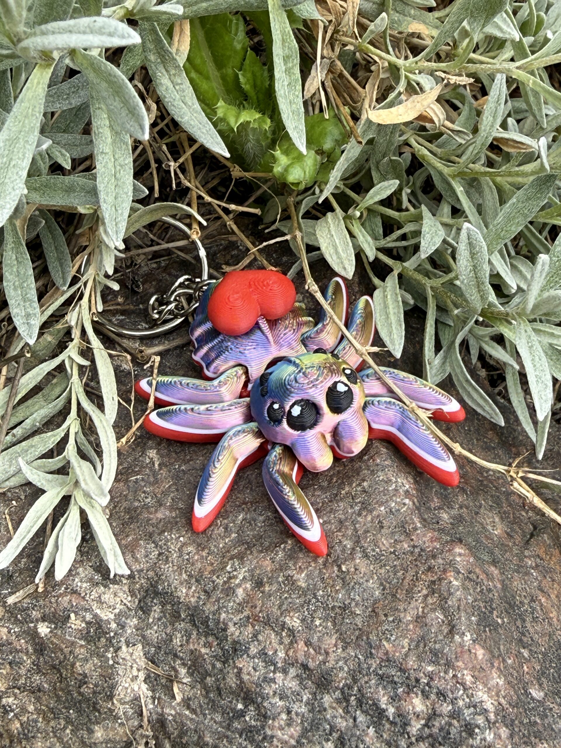 Pajączek Skakun z sercem – Przegubowa ruchoma mini figurka i brelok! - obrazek 2