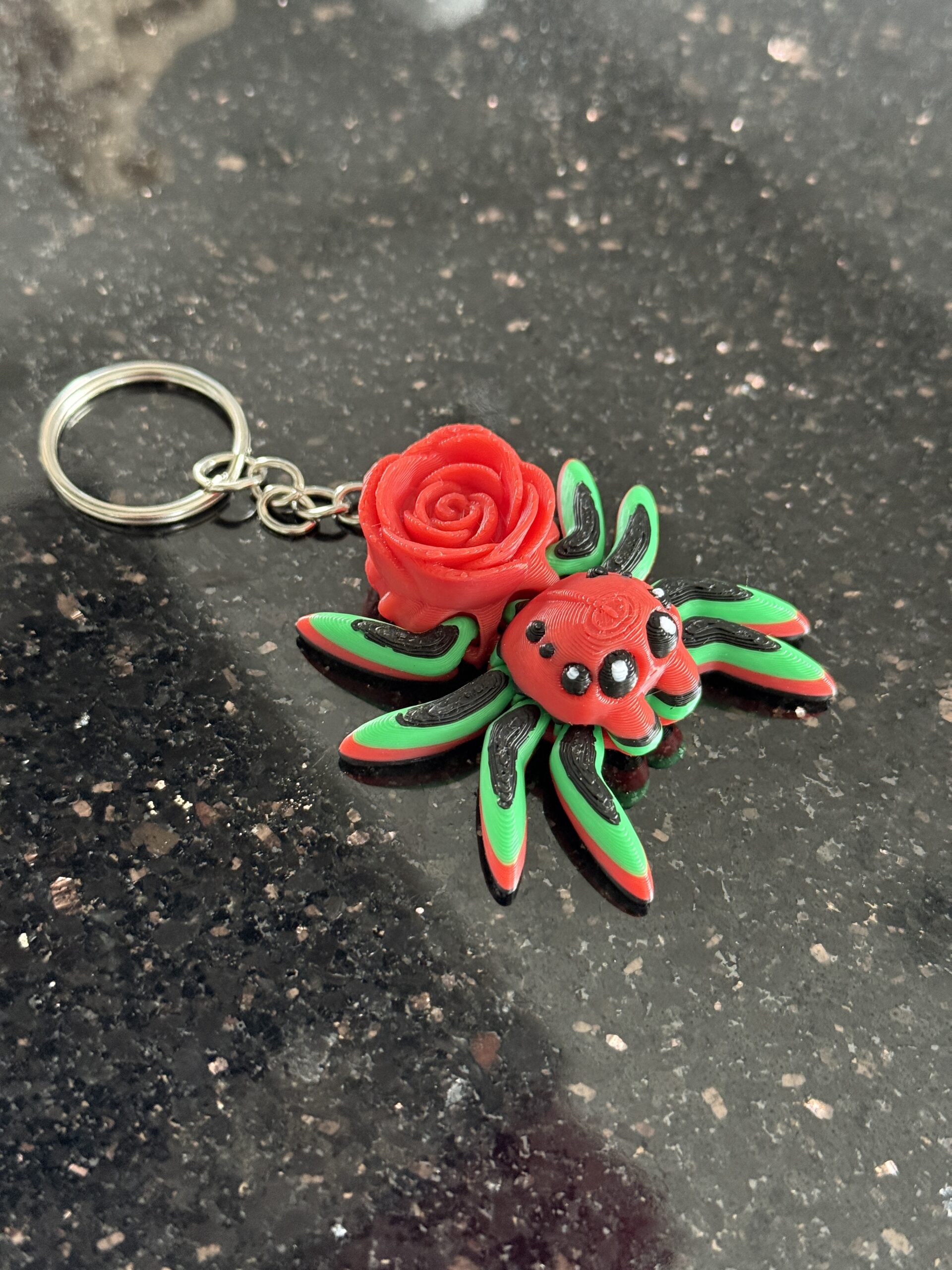 Skakun przegubowy Pajączek z różą – elegancka figurka i stylowy brelok - obrazek 13