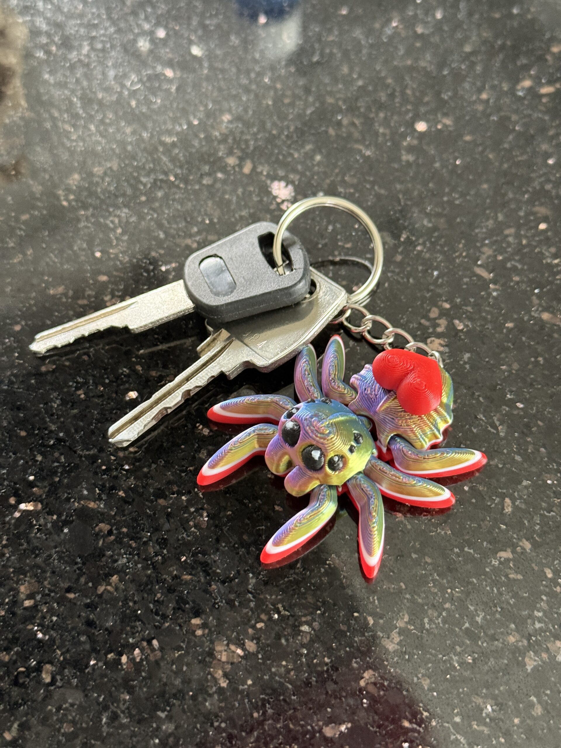 Pajączek Skakun z sercem – Przegubowa ruchoma mini figurka i brelok! - obrazek 12