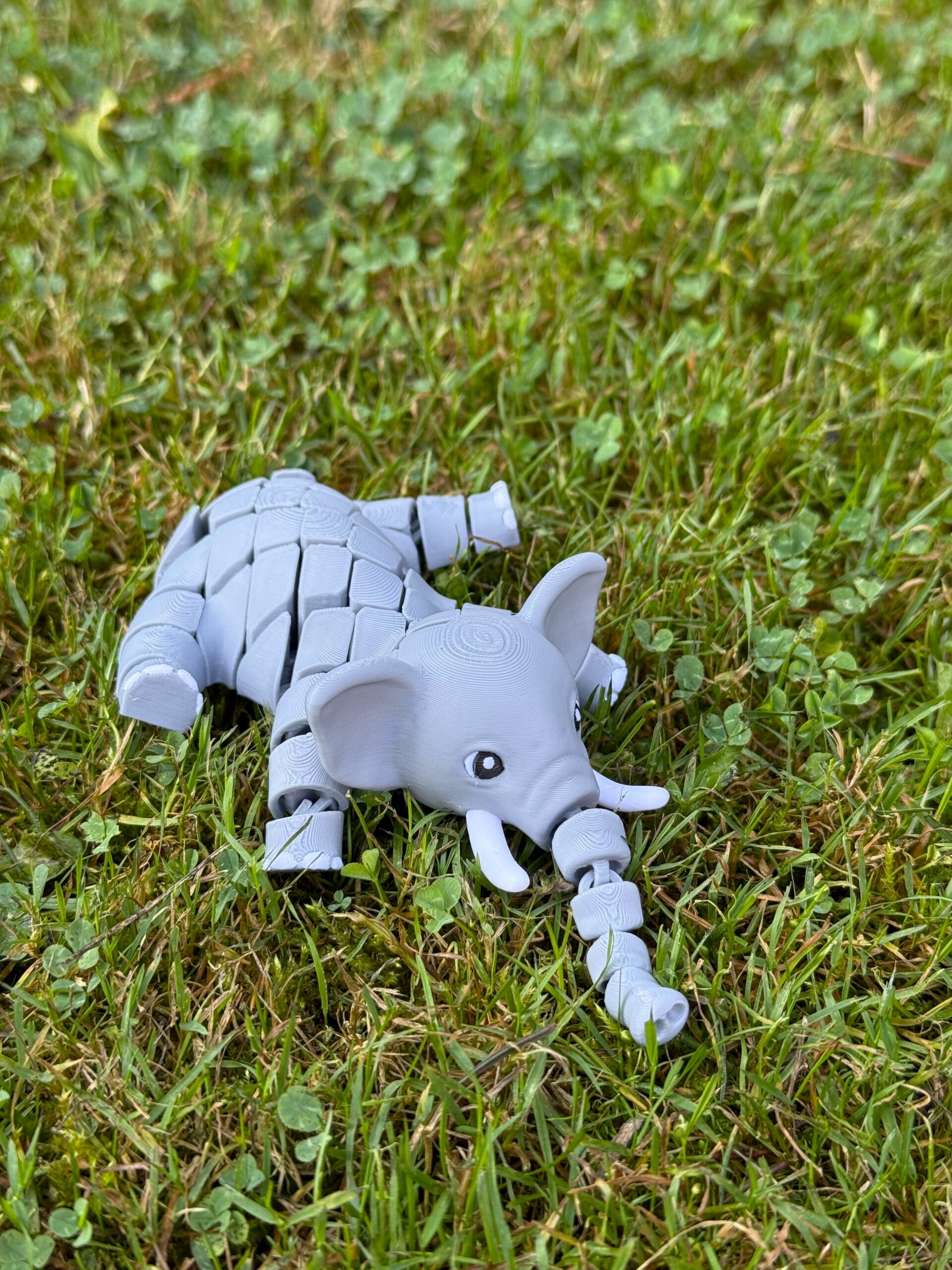 Słoń z kłami – elastyczna zabawka, antystresowy gadżet, ruchoma-segmentowa figurka - obrazek 7