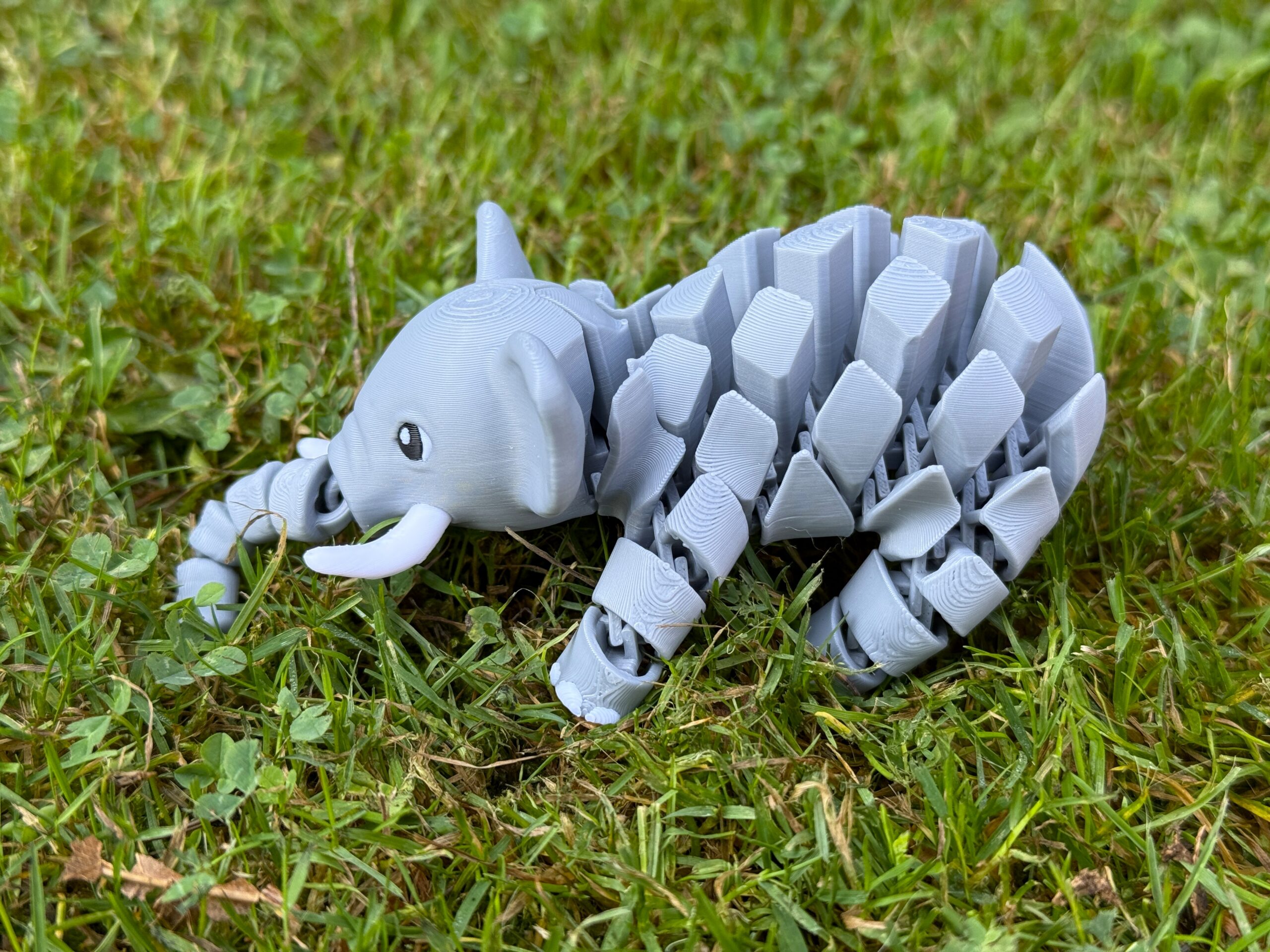 Słoń z kłami – elastyczna zabawka, antystresowy gadżet, ruchoma-segmentowa figurka - obrazek 9