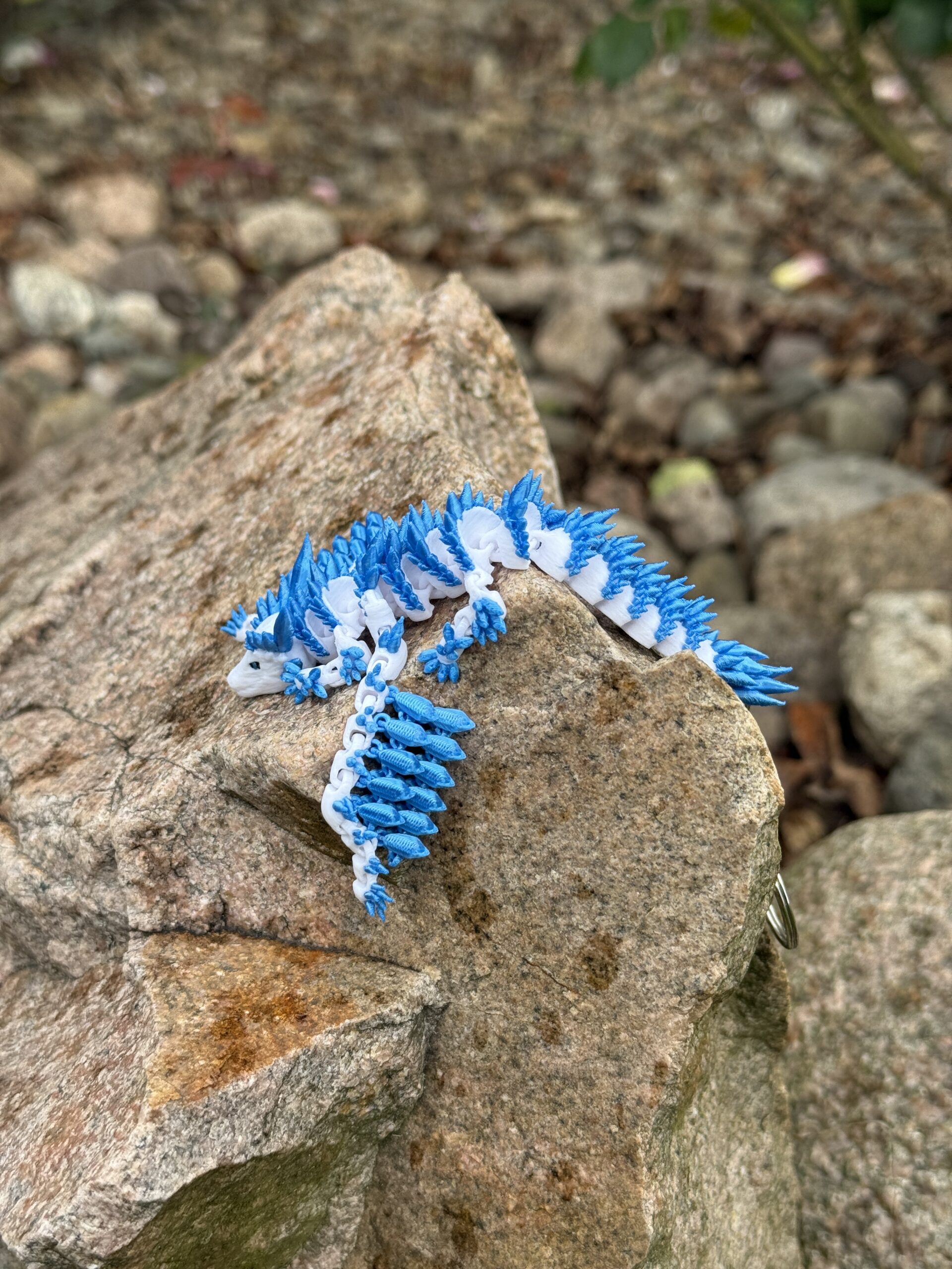 Lodowy Smok ze skrzydłami – Brelok, przegubowa figura 3D zrodzona z mrozu i kryształów, zabawka - obrazek 9