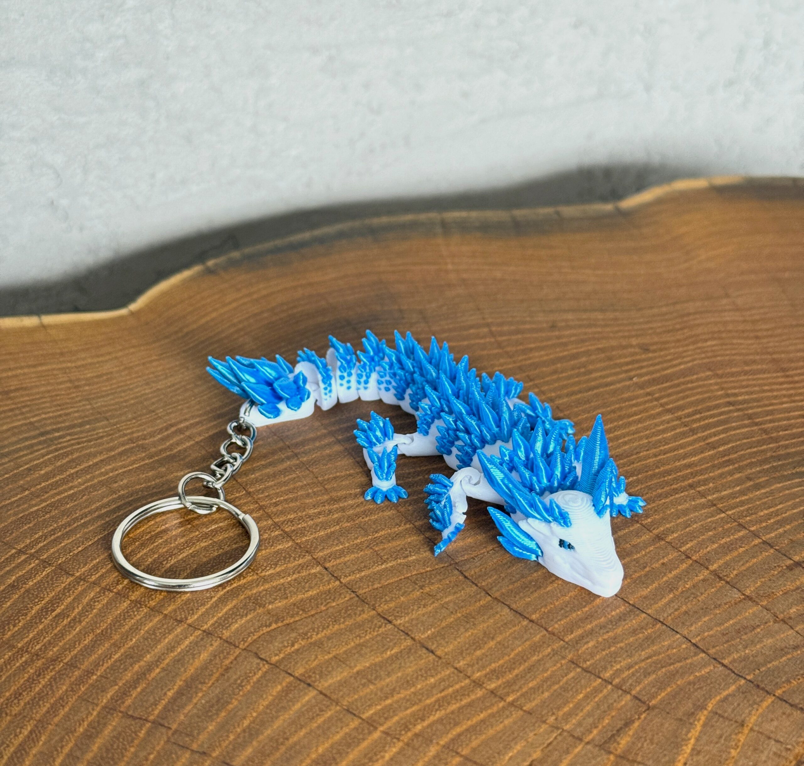 Lodowy Smok Brelok – przegubowa figura 3D pokryta kryształami mrozu - obrazek 12