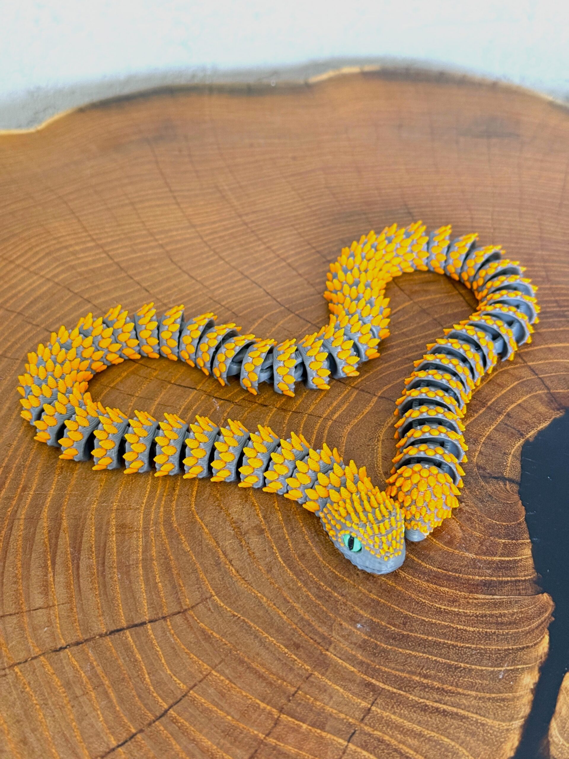 Żmija Kolczasta 3D – 500 mm elastycznej mocy i setki detali, zabawka, prezent - obrazek 5