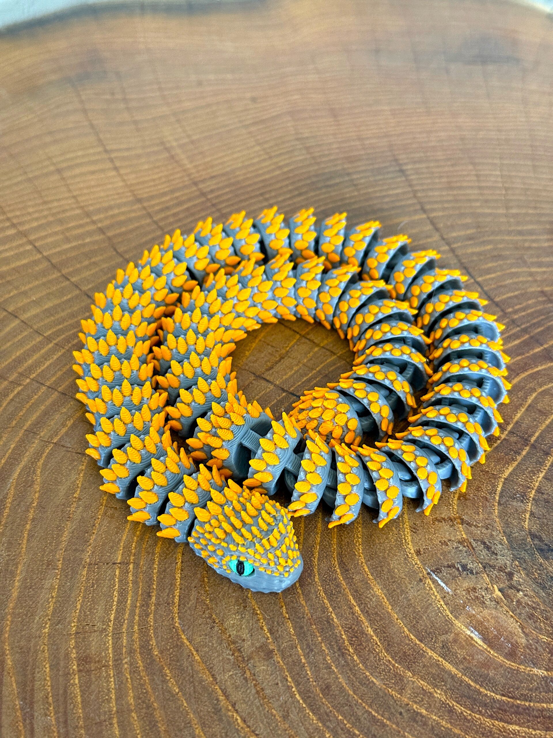 Żmija Kolczasta 3D – 500 mm elastycznej mocy i setki detali, zabawka, prezent - obrazek 6