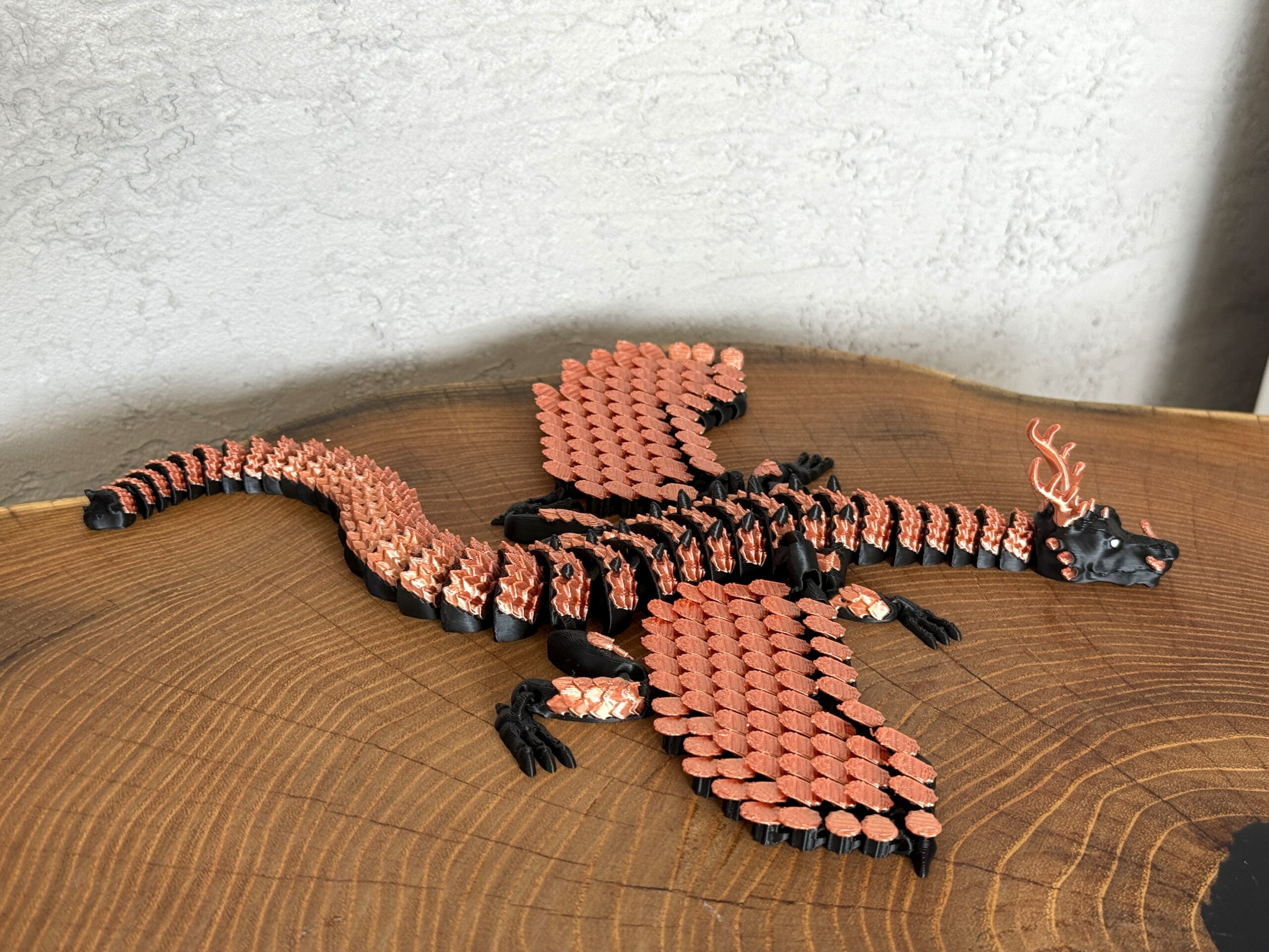 Smok Zaćmienia ze skrzydłami 3D – mroczna oraz pełna detali figurka, prezent - obrazek 13