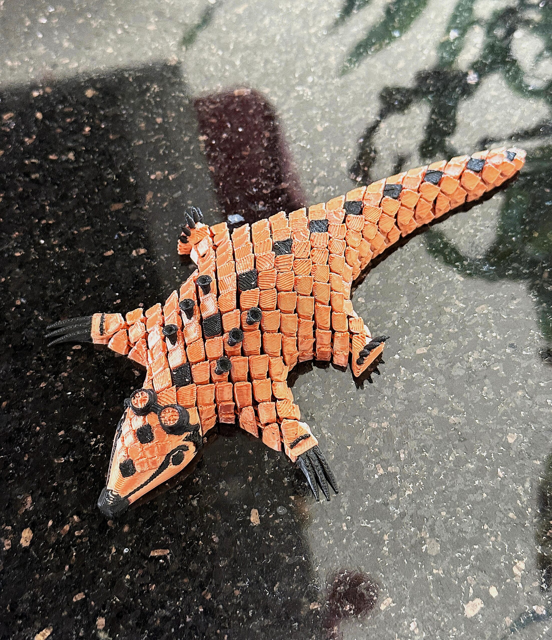 Łuskowiec Steampunk 3D – segmentowy mechaniczny strażnik epoki pary, zabawka - obrazek 3