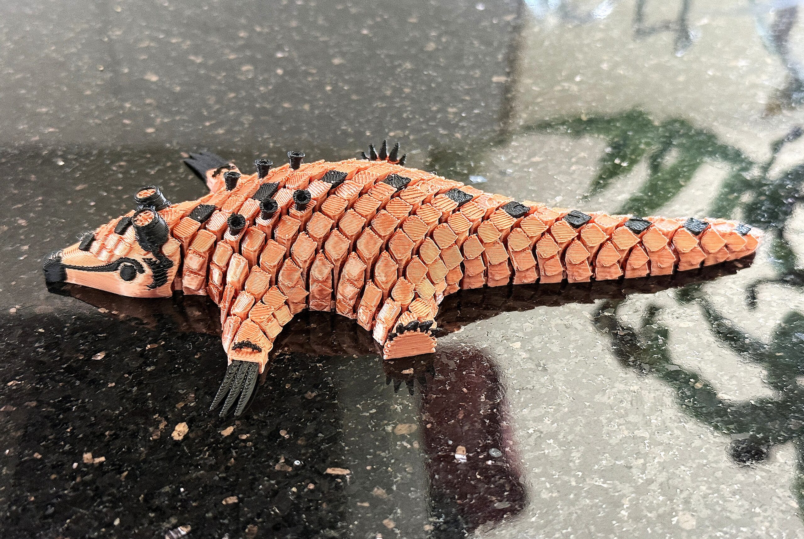 Łuskowiec Steampunk 3D – segmentowy mechaniczny strażnik epoki pary, zabawka - obrazek 4