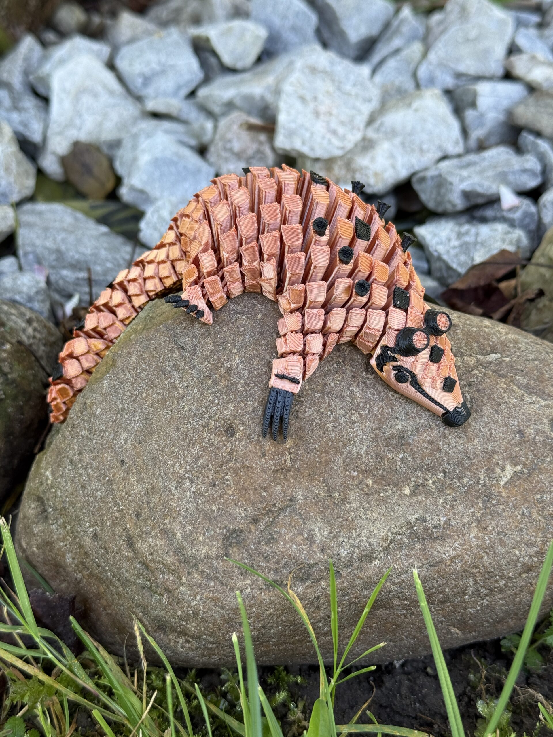 Łuskowiec Steampunk 3D – segmentowy mechaniczny strażnik epoki pary, zabawka - obrazek 5