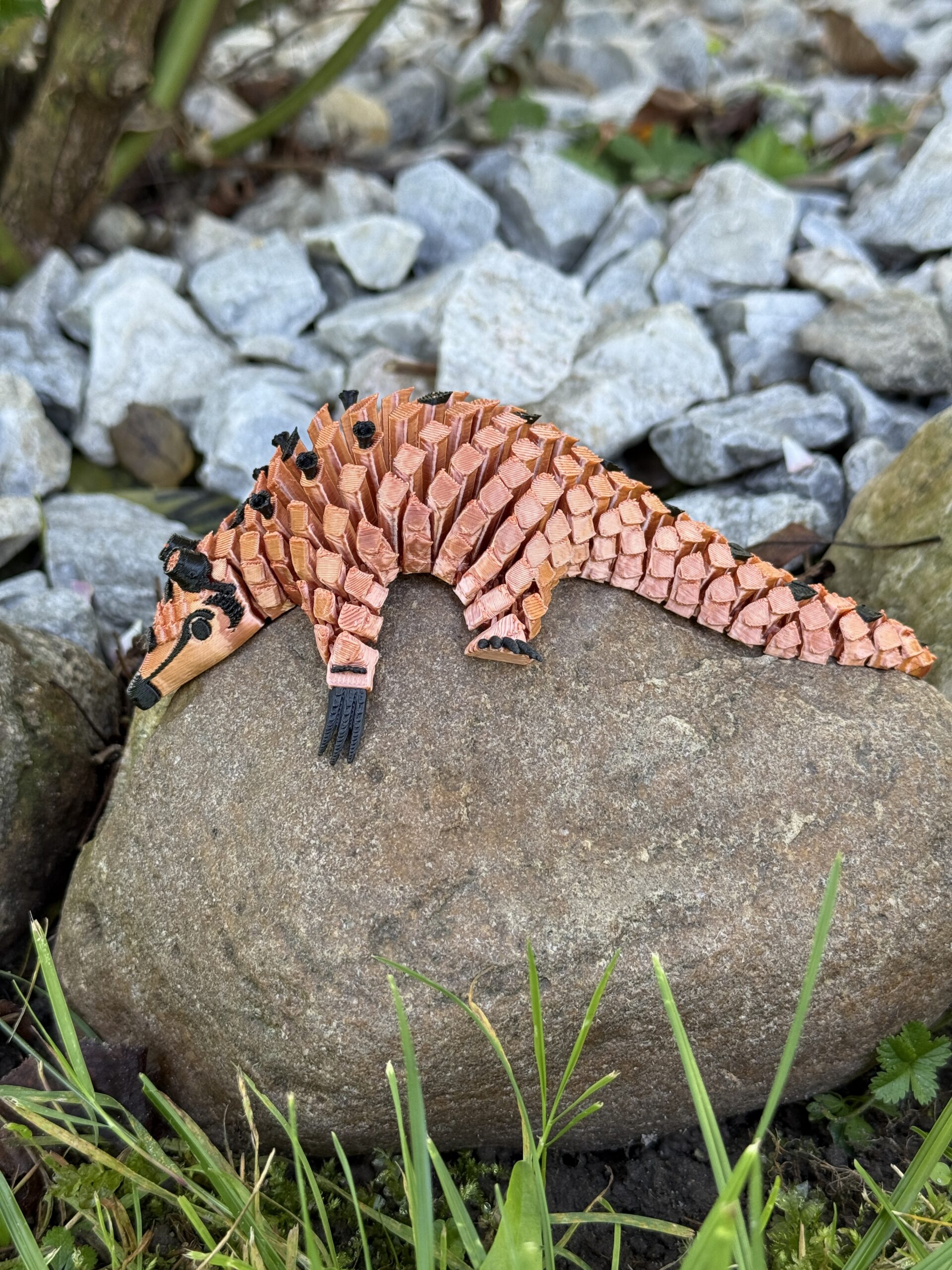 Łuskowiec Steampunk 3D – segmentowy mechaniczny strażnik epoki pary, zabawka - obrazek 6