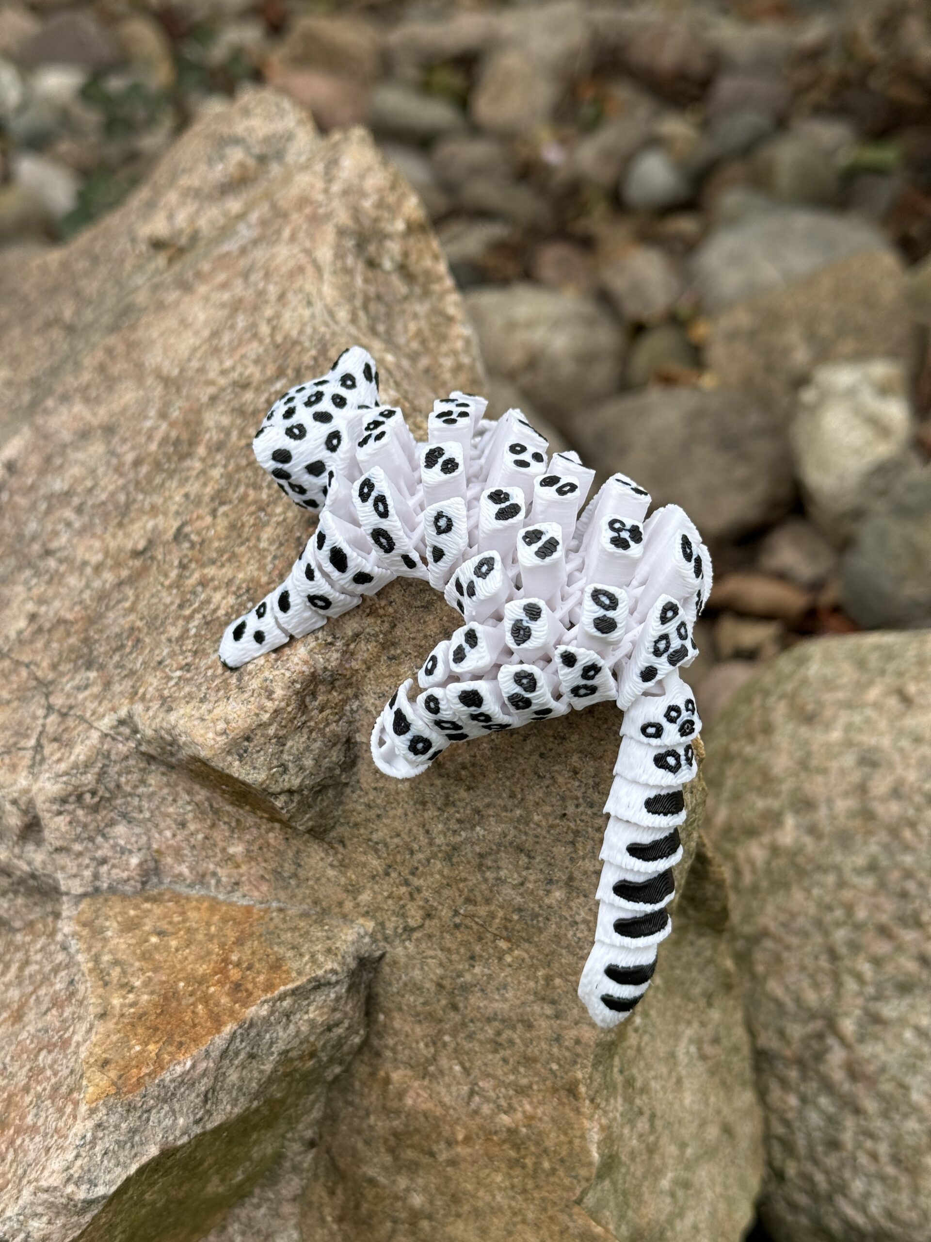 Lampart Śnieżny 3D – Strażnik Mroźnych Szczytów, ruchoma figurka segmentowa, zabawka - obrazek 4