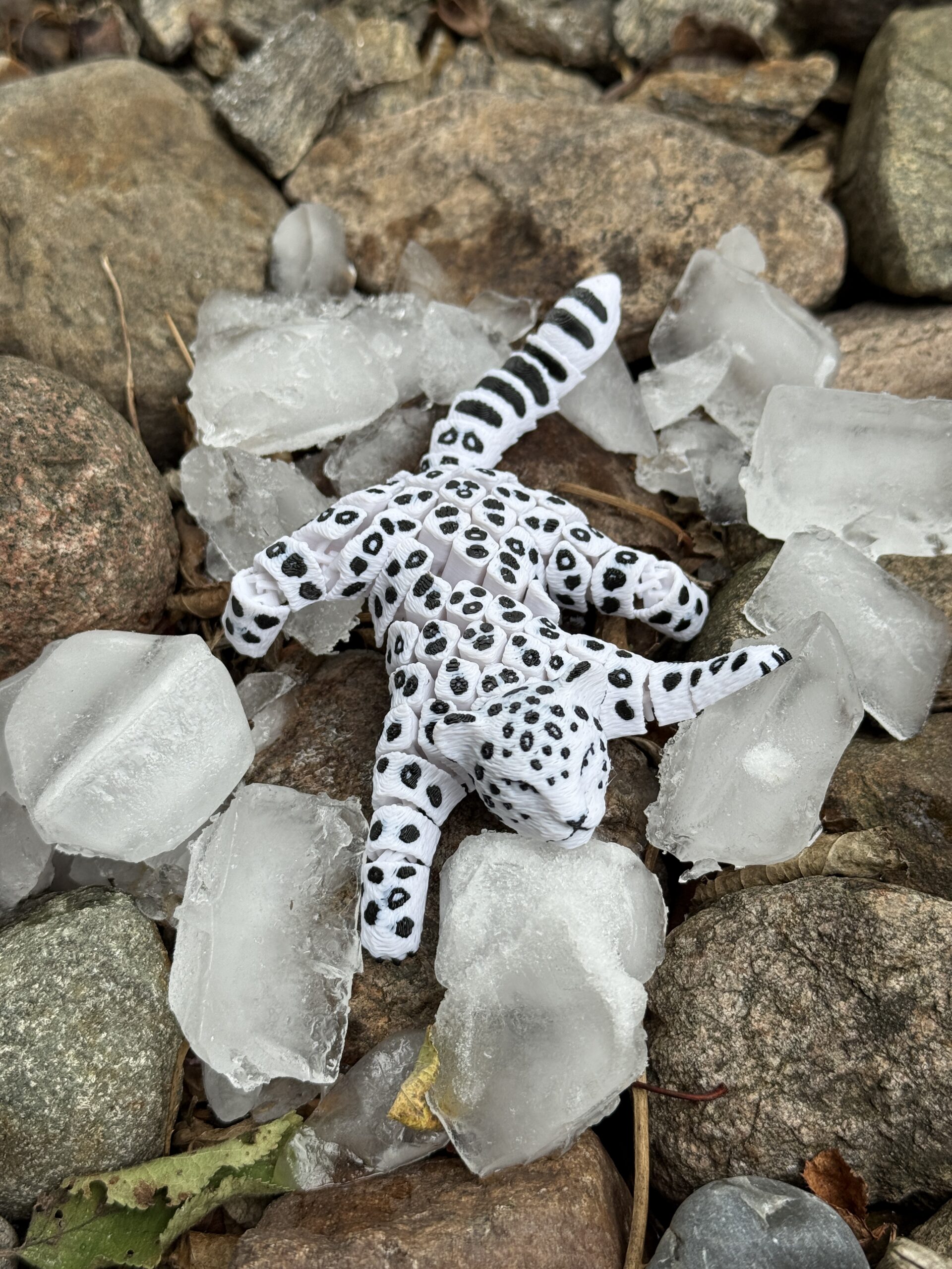 Lampart Śnieżny 3D – Strażnik Mroźnych Szczytów, ruchoma figurka segmentowa, zabawka - obrazek 9