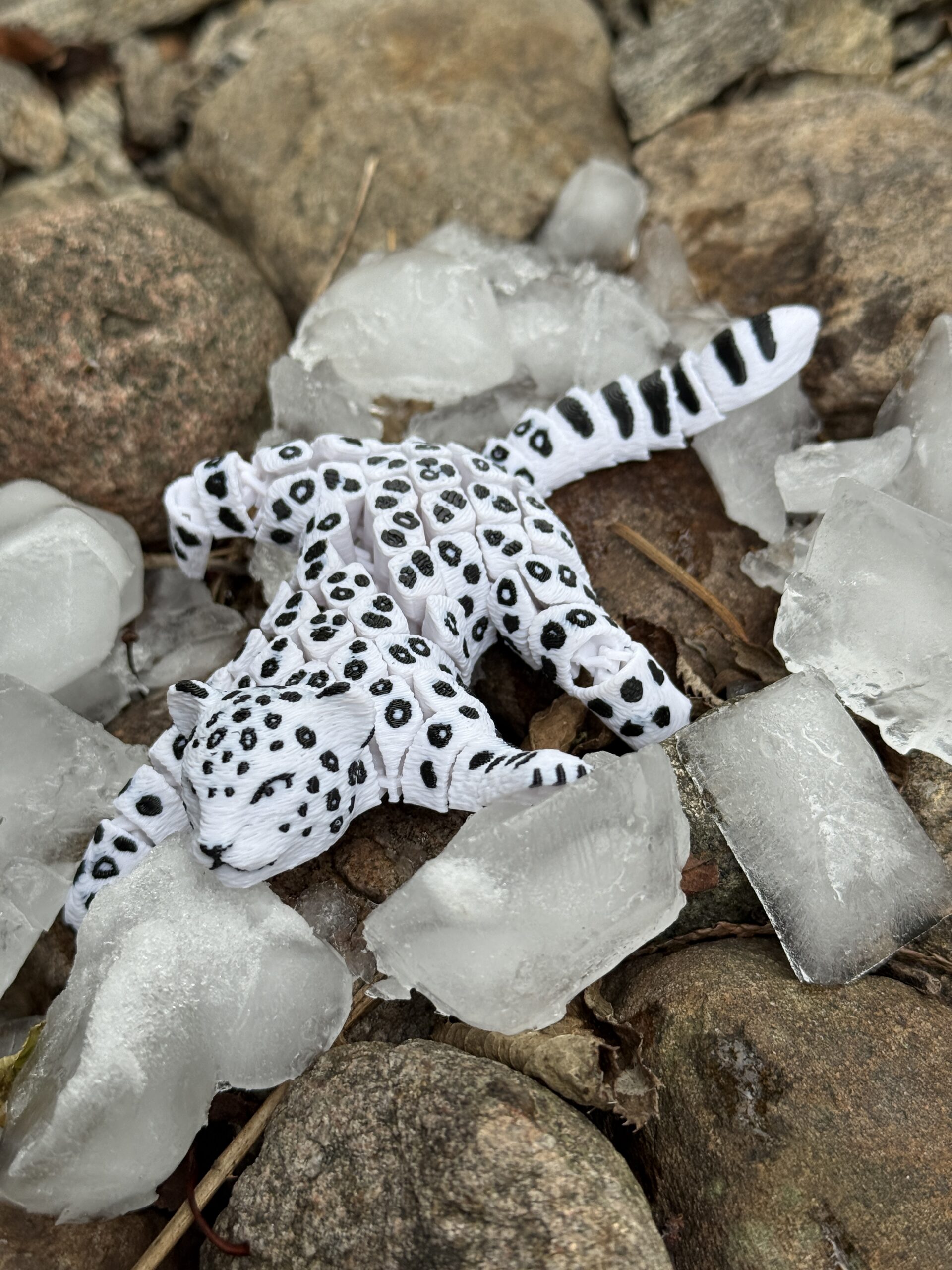 Lampart Śnieżny 3D – Strażnik Mroźnych Szczytów, ruchoma figurka segmentowa, zabawka - obrazek 10