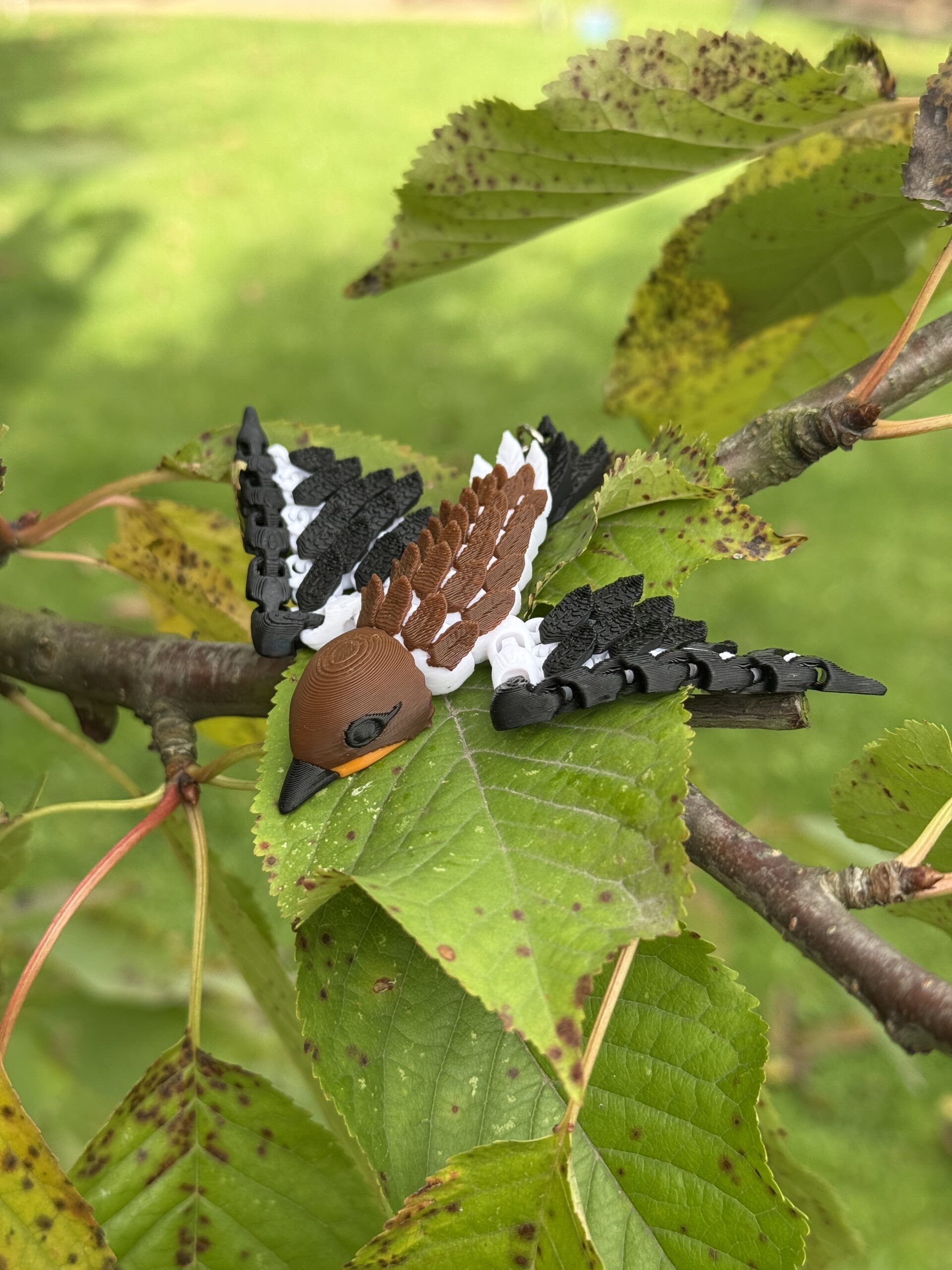 Wróbel Przegubowy 3D – realistyczny brelok i mini figurka, zabawka, ozdoba - obrazek 8