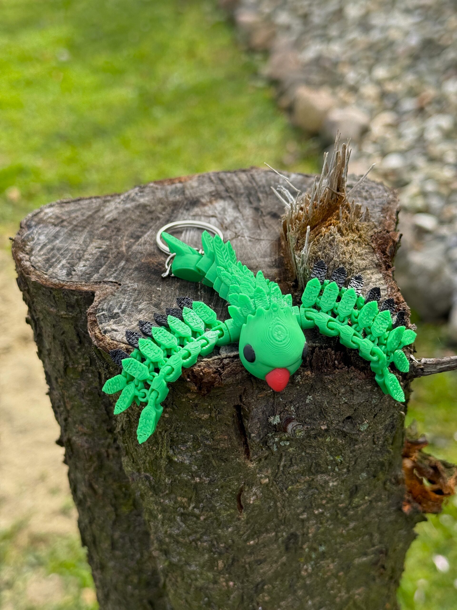 Papuga Aleksandretta Obrożna 3D – przegubowy brelok i mini figurka, zabawka - obrazek 5