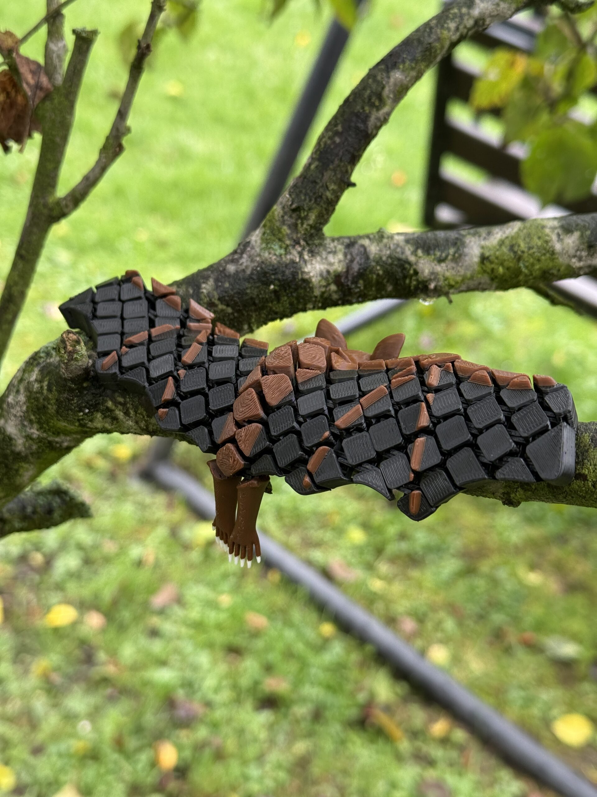 Nietoperz segmentowy 3D – ruchoma figurka z charakterem! Zabawka, ozdoba - obrazek 9