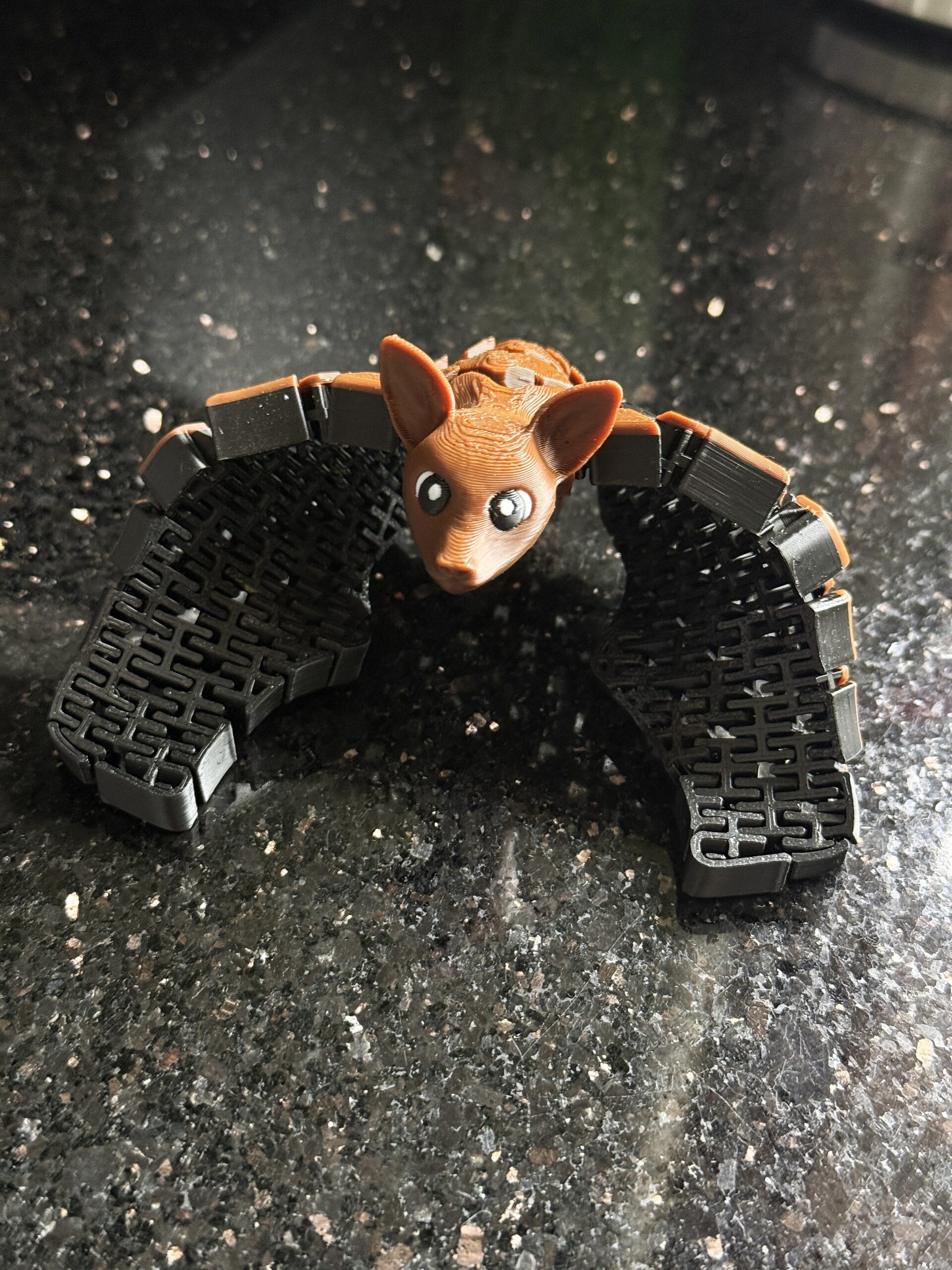 Nietoperz segmentowy 3D – ruchoma figurka z charakterem! Zabawka, ozdoba - obrazek 15