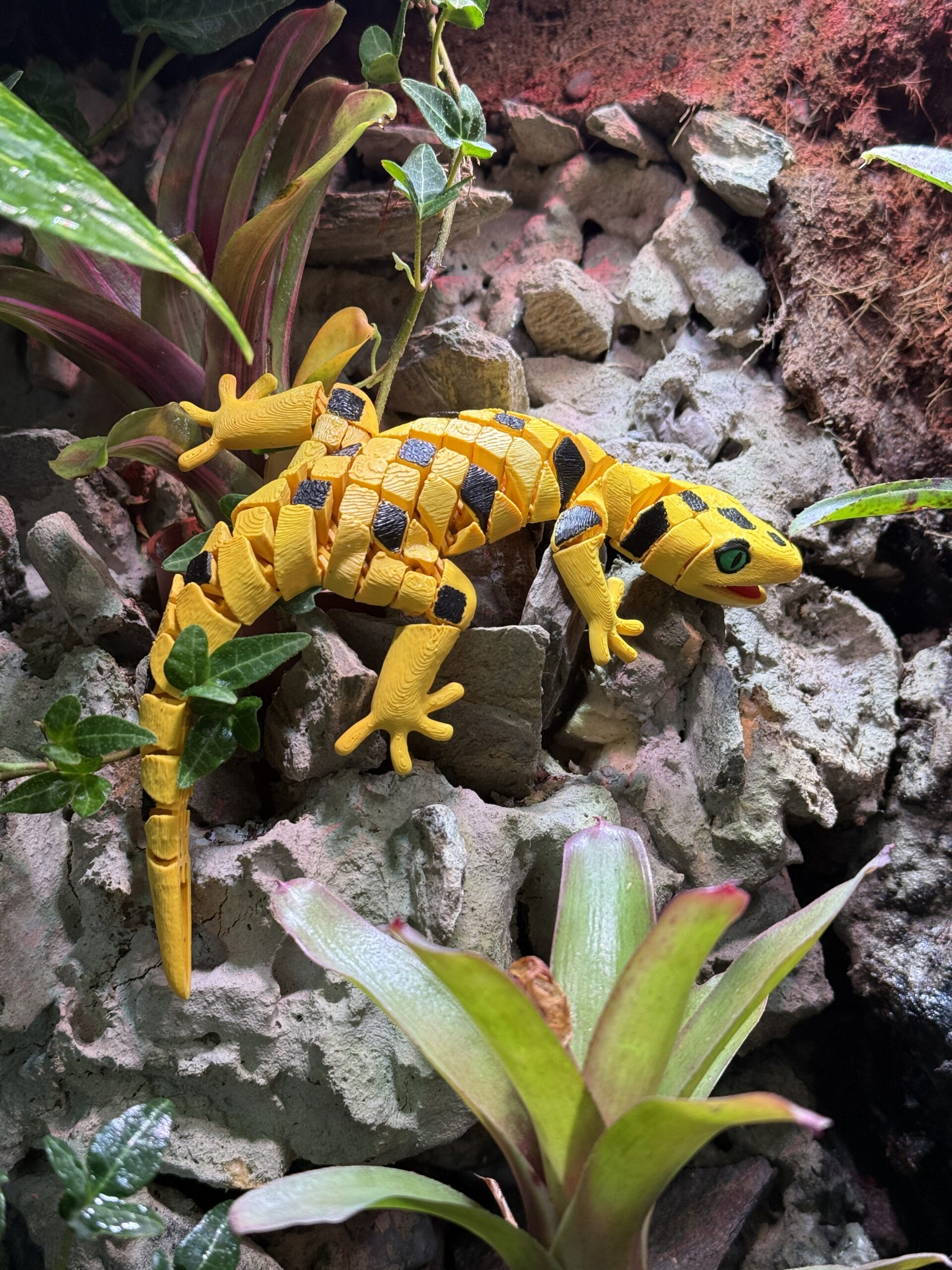 Gekon Segmentowy 3D – zwinny, elastyczny i pełen charakteru! Zabawka, ozdoba terrarium - obrazek 15