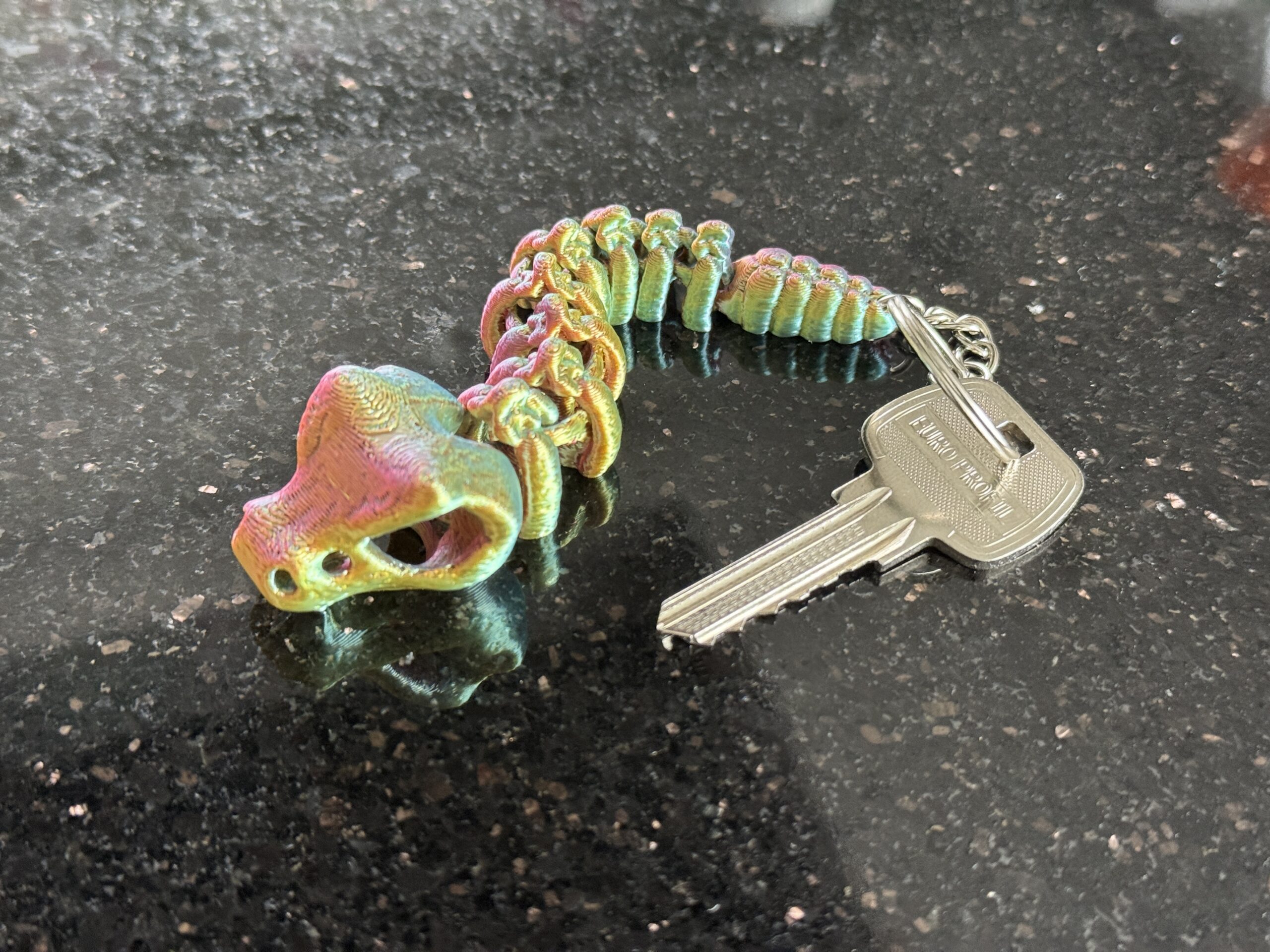 Brelok Wąż Grzechotnik Szkieletowy 3D – przegubowy, trójkolorowy i w pełni ruchomy! - obrazek 14