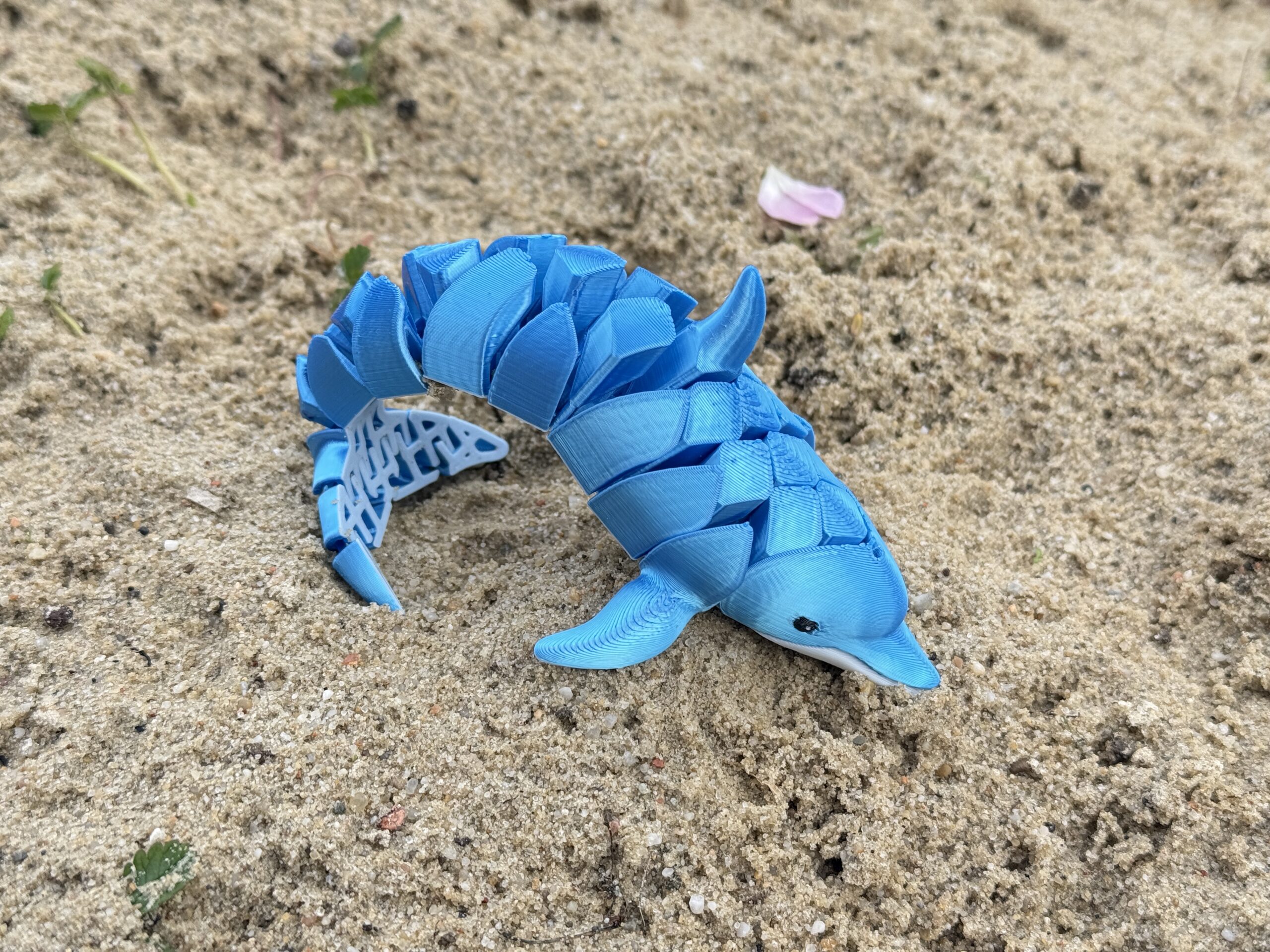 Delfin segmentowy 3D – elastyczna figurka pełna gracji i morskiego uroku! Zabawka - obrazek 8