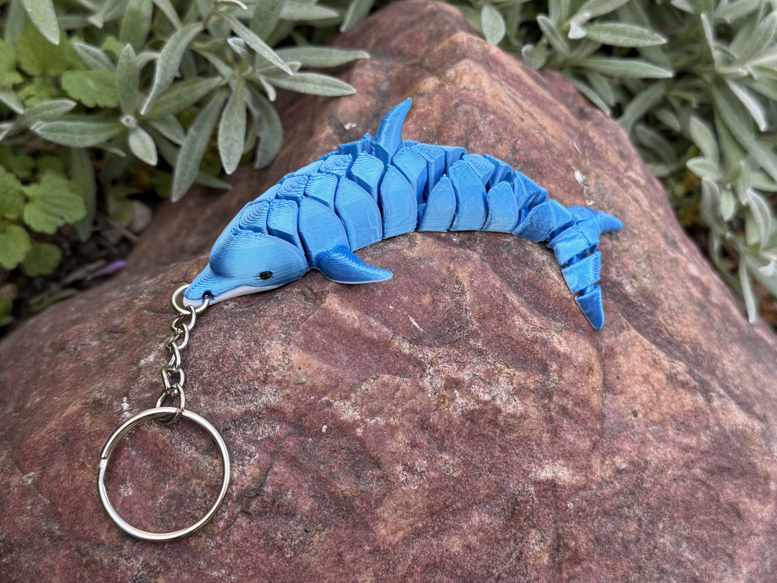 Delfin segmentowy 3D– elastyczny brelok z morską duszą! Mini figurka, prezent - obrazek 4