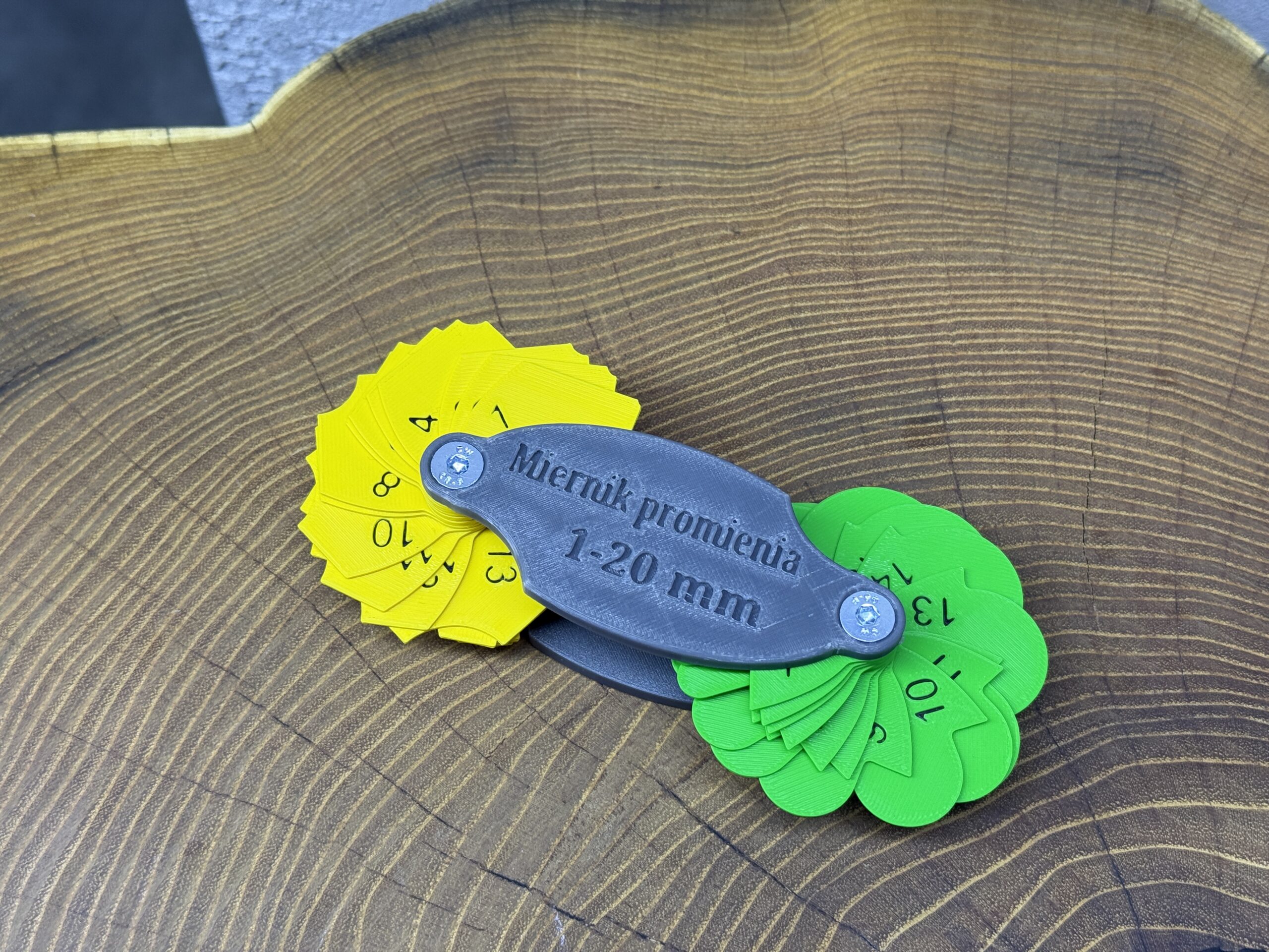 Miernik promienia – kieszonkowy szablon do pomiaru promieni wewnętrznych i zewnętrznych - obrazek 3