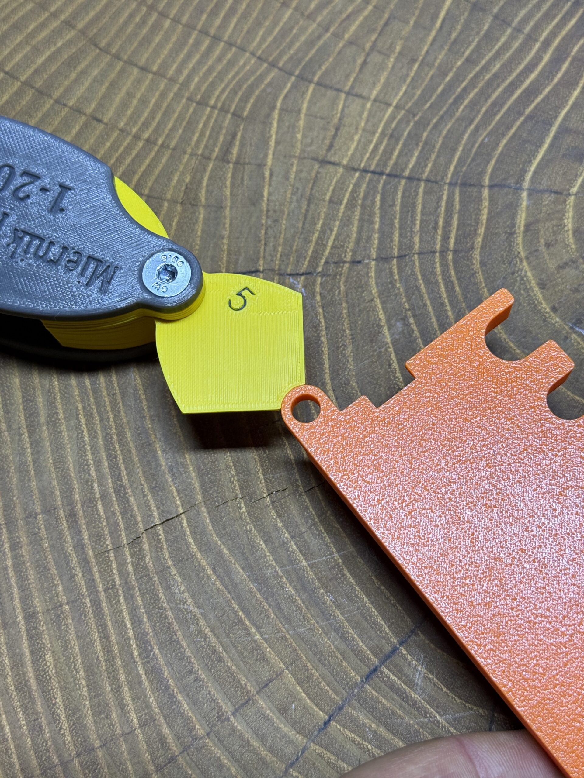 Miernik promienia – kieszonkowy szablon do pomiaru promieni wewnętrznych i zewnętrznych - obrazek 5