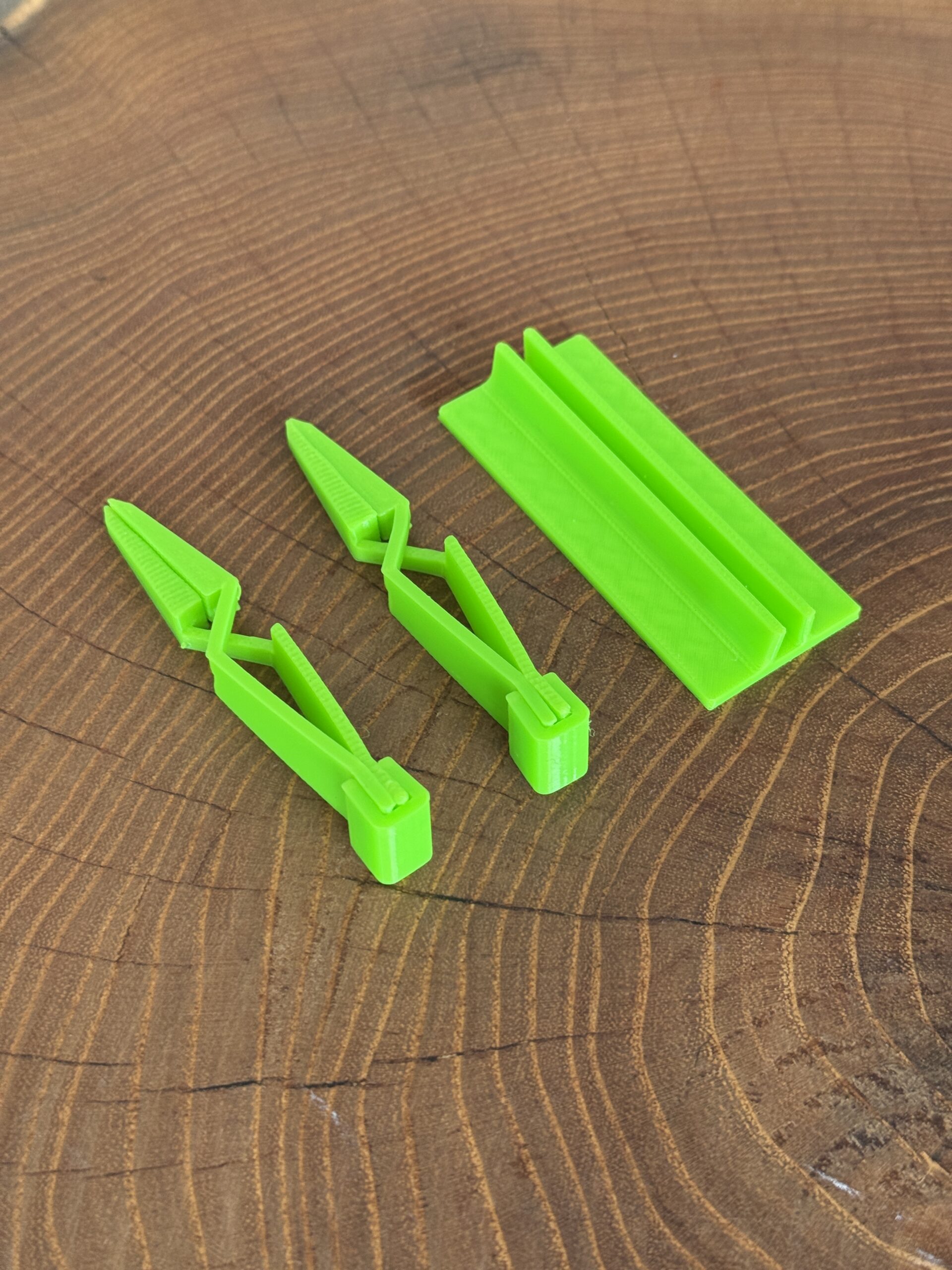 Wielofunkcyjny uchwyt lutowniczy do kabli z funkcją pęset i klipsem na karteczki - obrazek 8