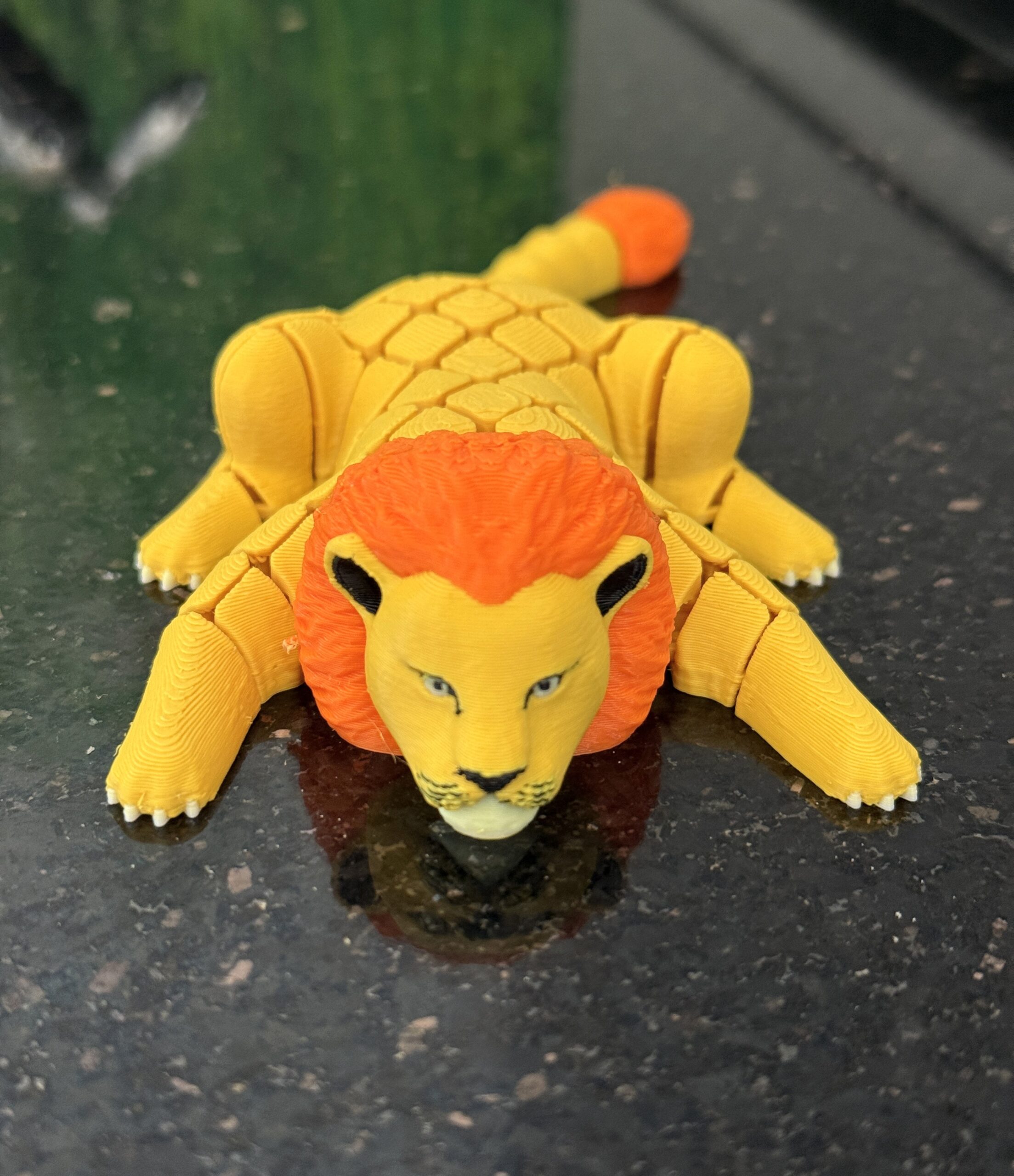 Lew segmentowy 3D – król dżungli w twoich dłoniach, ruchoma zabawka - obrazek 5