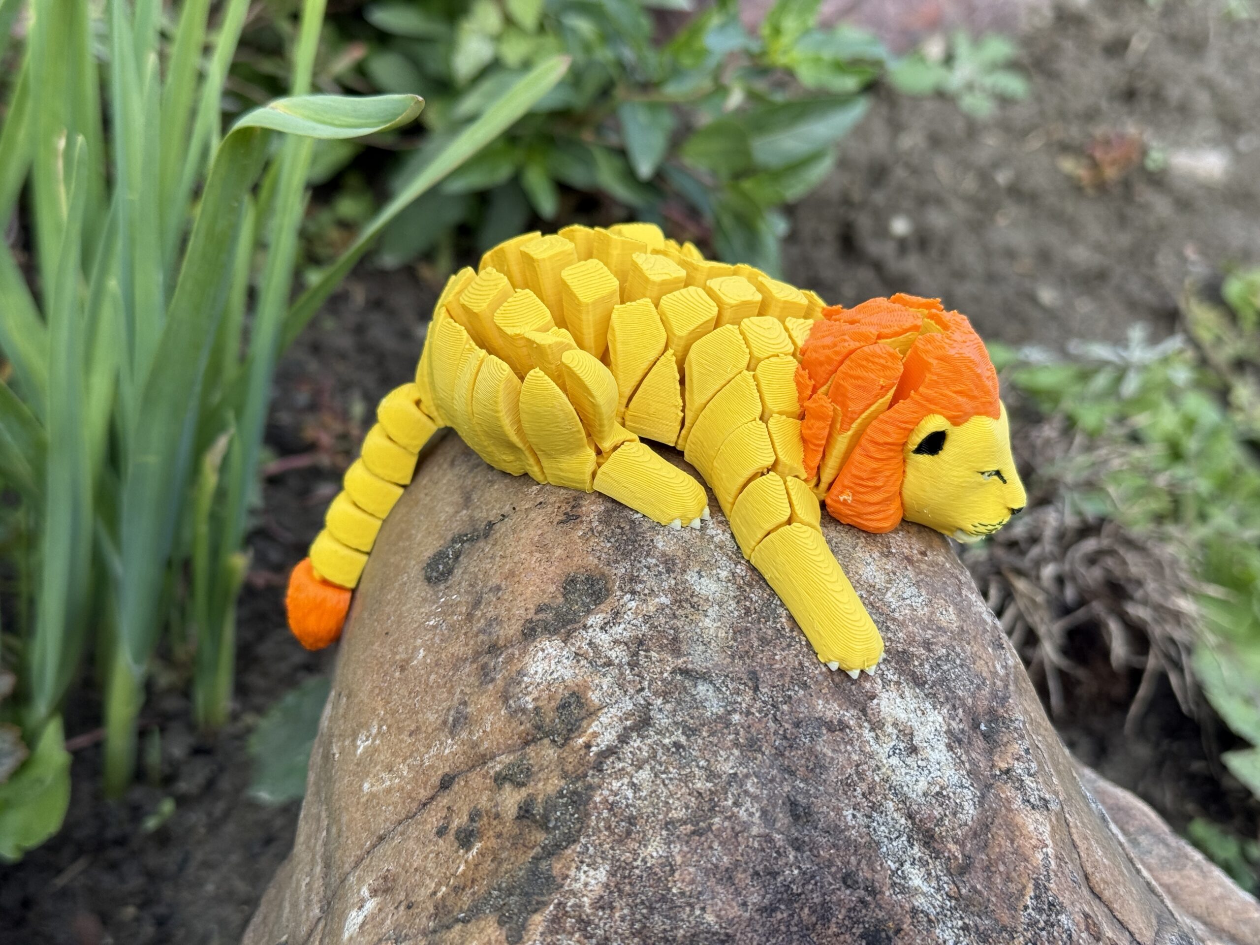 Lew segmentowy 3D – król dżungli w twoich dłoniach, ruchoma zabawka - obrazek 11