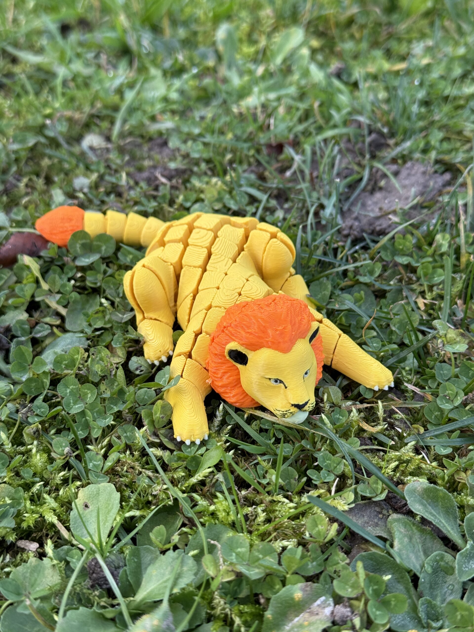 Lew segmentowy 3D – król dżungli w twoich dłoniach, ruchoma zabawka - obrazek 14