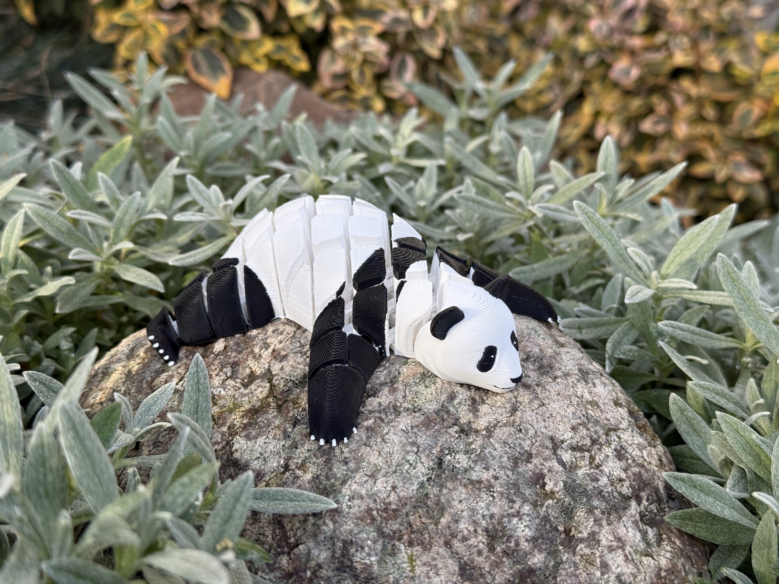 Panda segmentowa 3D – ruchoma figurka pełna spokoju i wdzięku, zabawka - obrazek 4