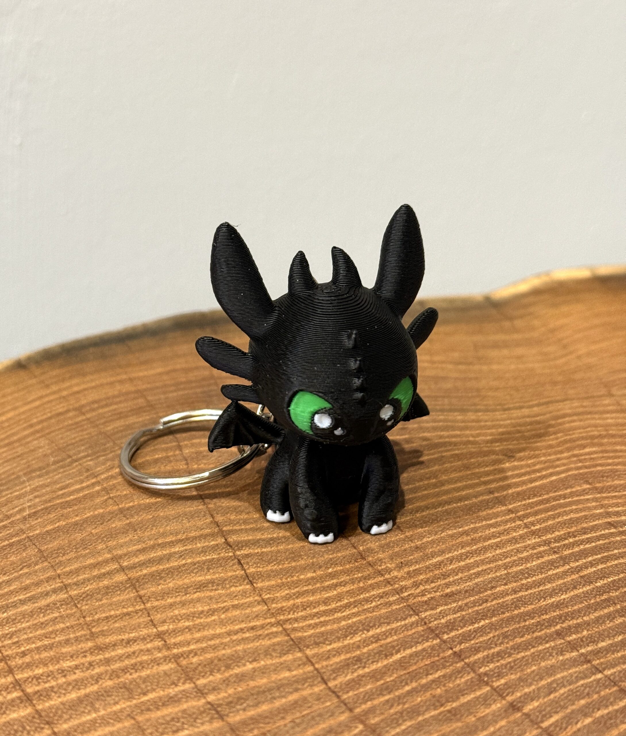 Smok Szczerbatek – brelok Nocna Furia 3D, figurka, prezent - obrazek 6