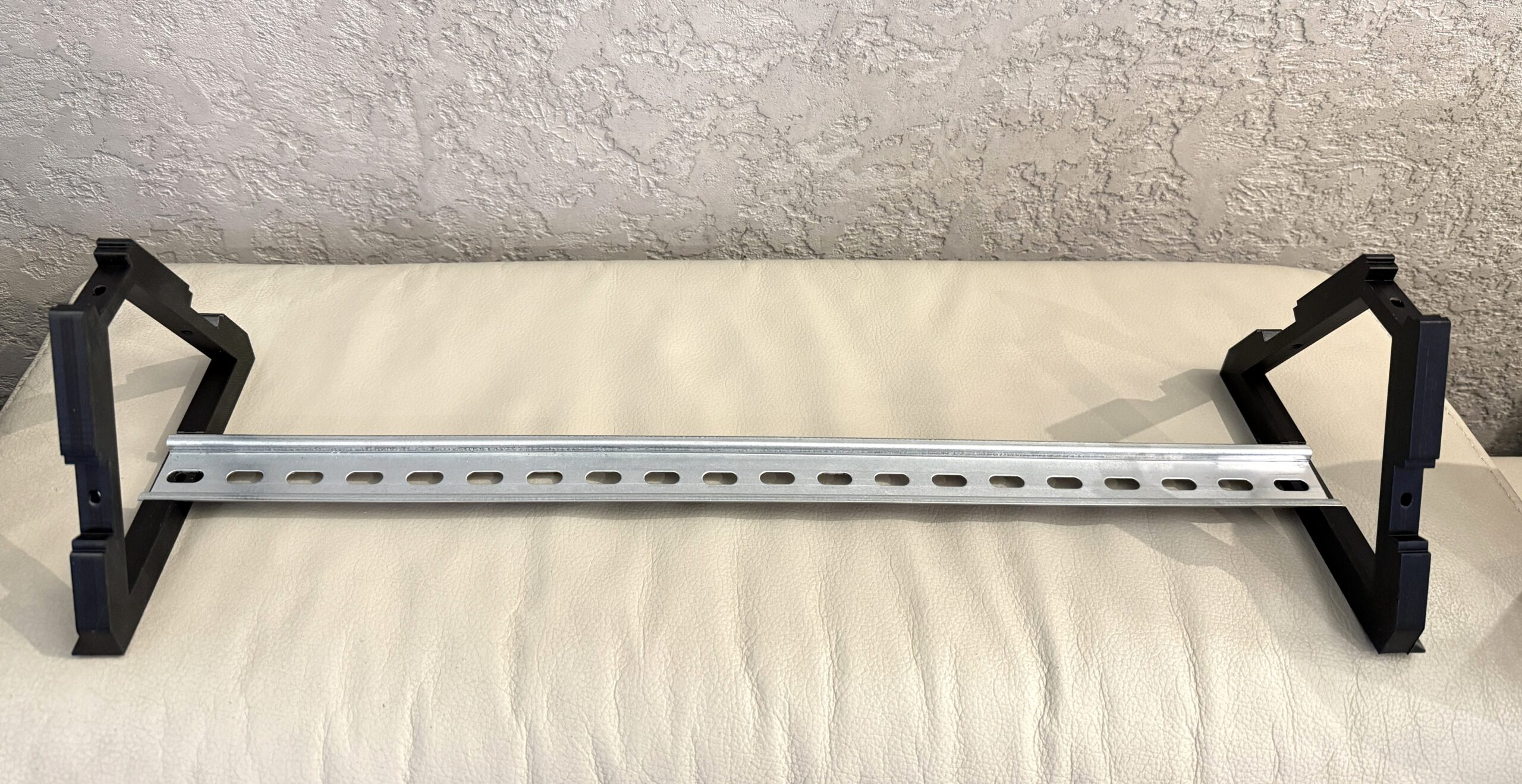 Uniwersalny uchwyt / stojak, mocowanie na 4 szyny DIN 35 mm - obrazek 9