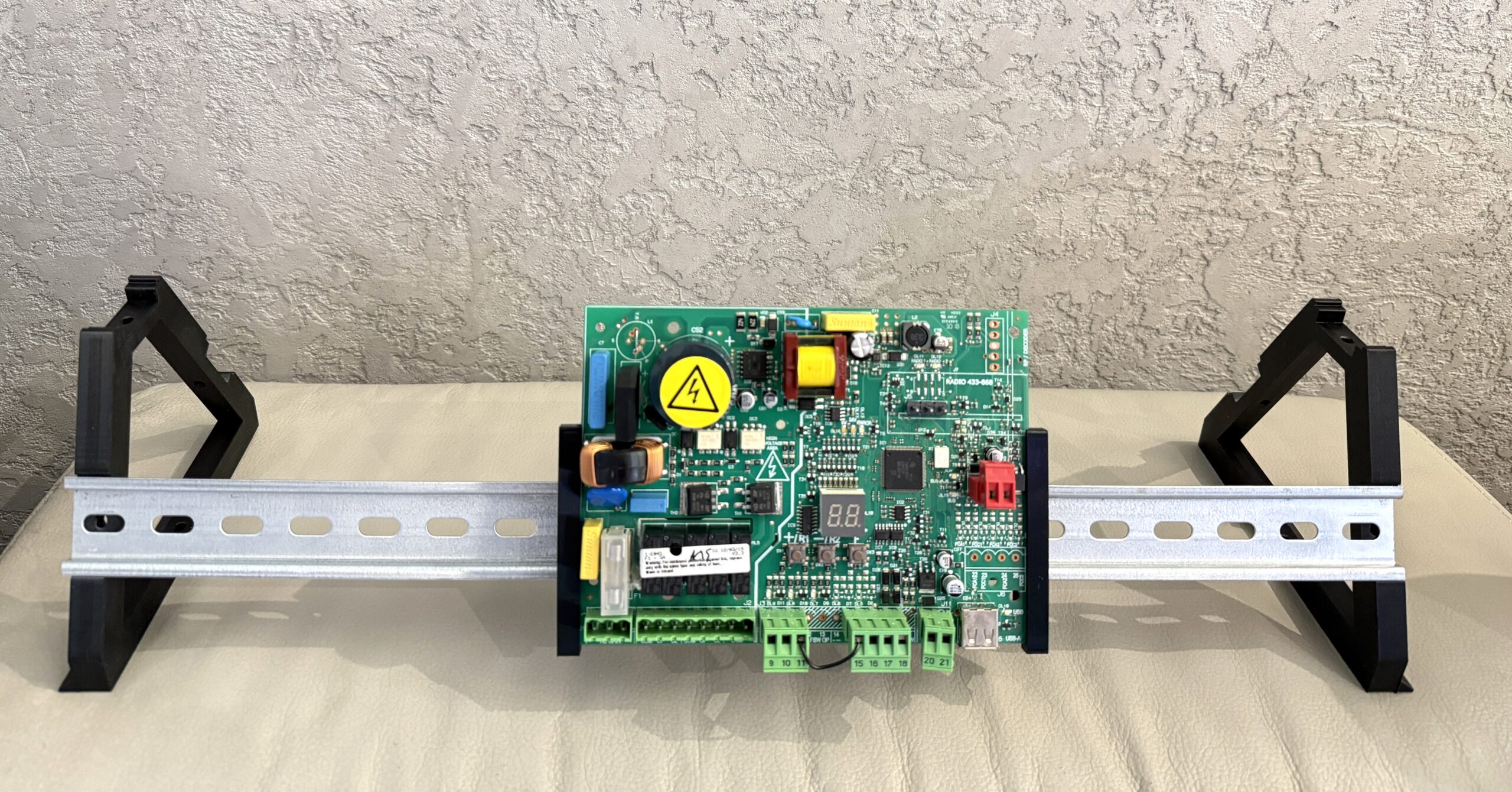 Uniwersalny uchwyt / stojak, mocowanie na 4 szyny DIN 35 mm - obrazek 8