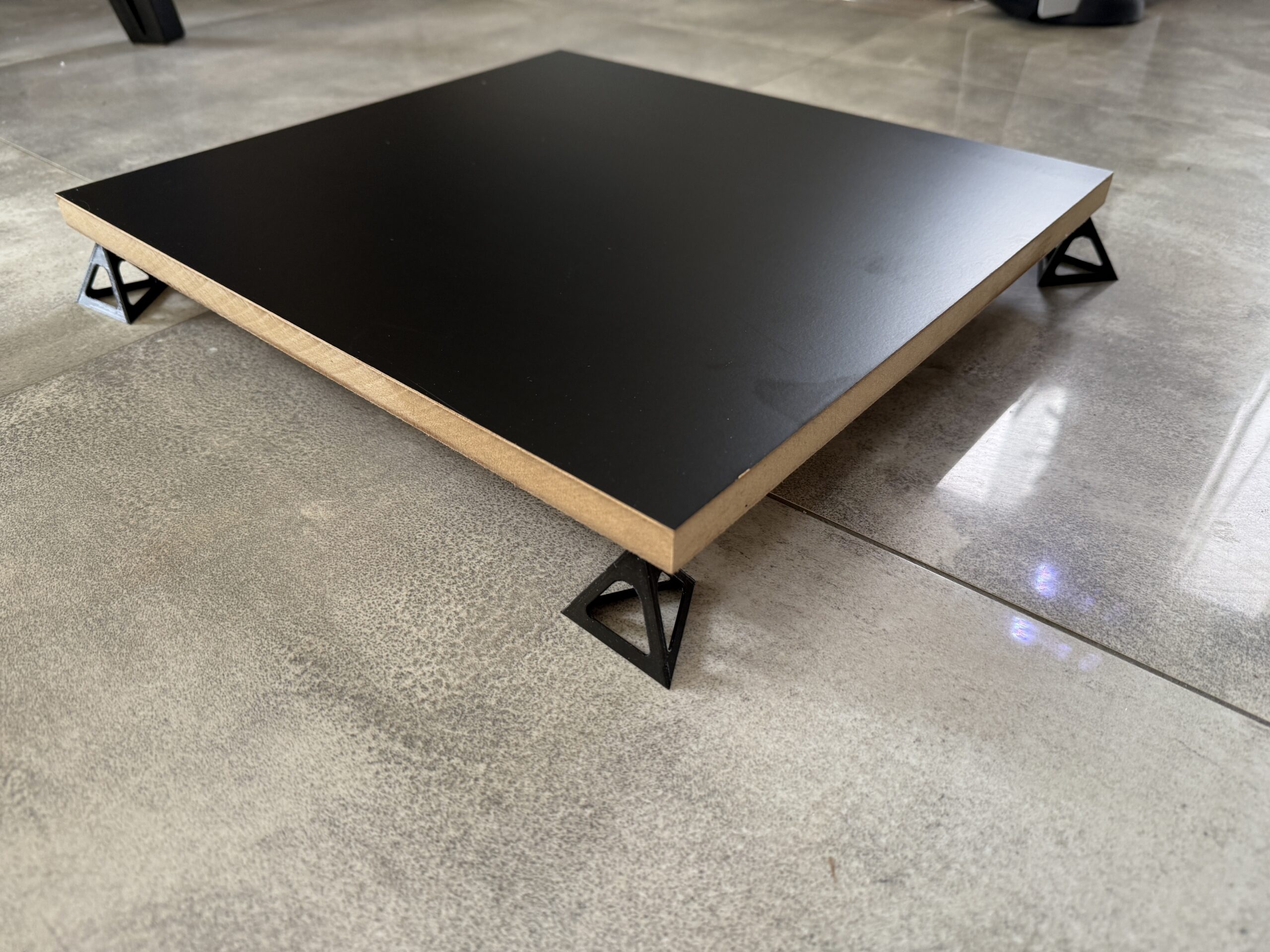 Podstawki malarskie piramidki zestaw 4 szt // stojaki lakiernicze - obrazek 2